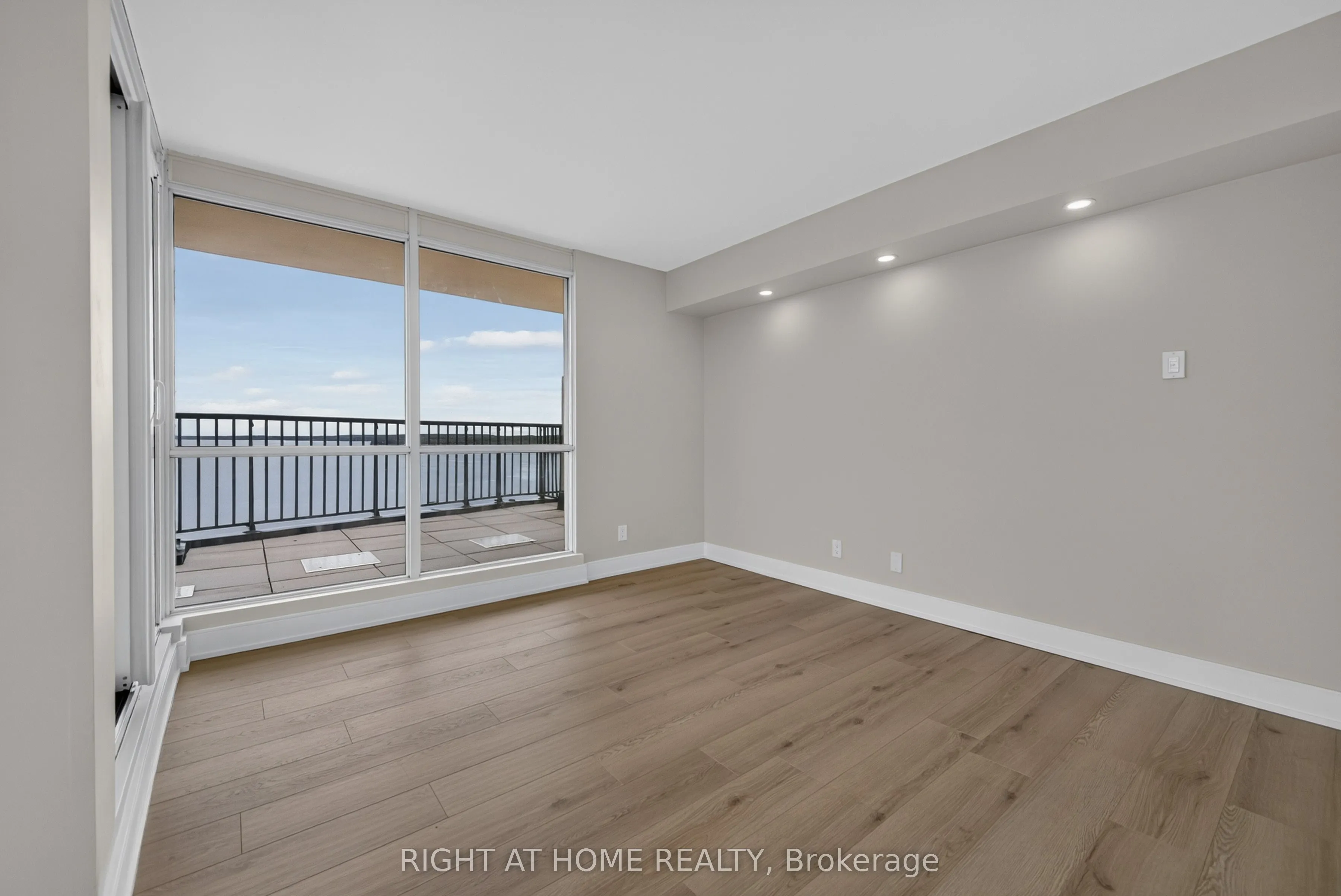 65 Ellen Street #1402