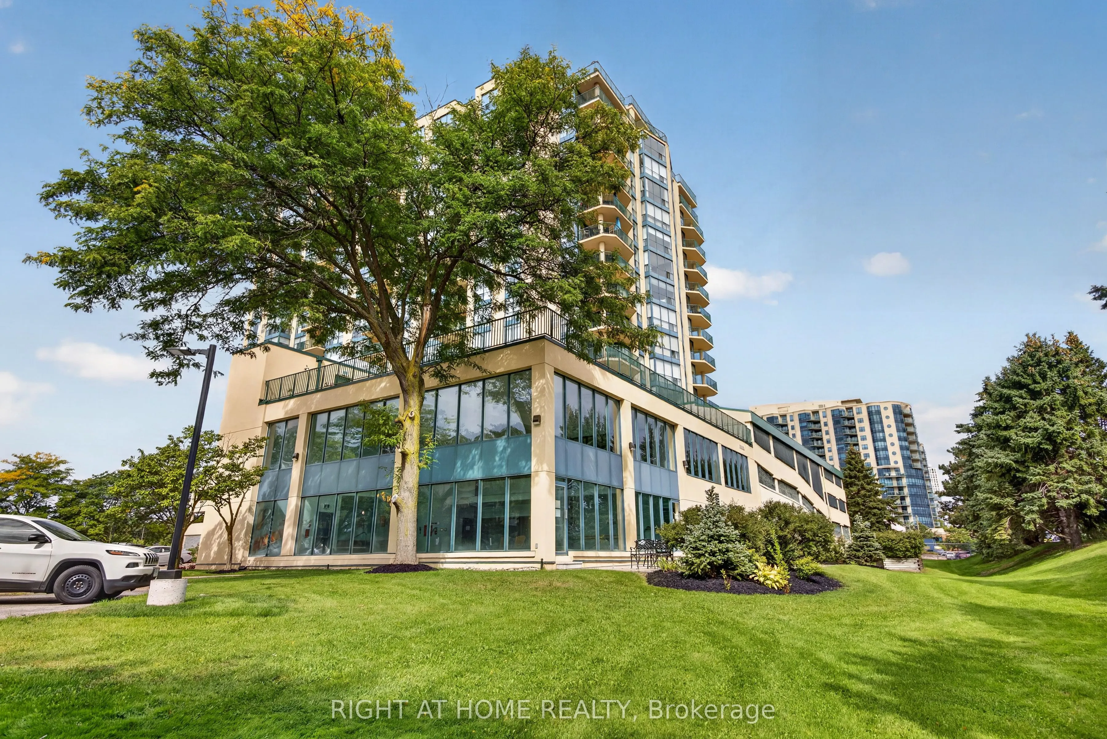 65 Ellen Street #1402