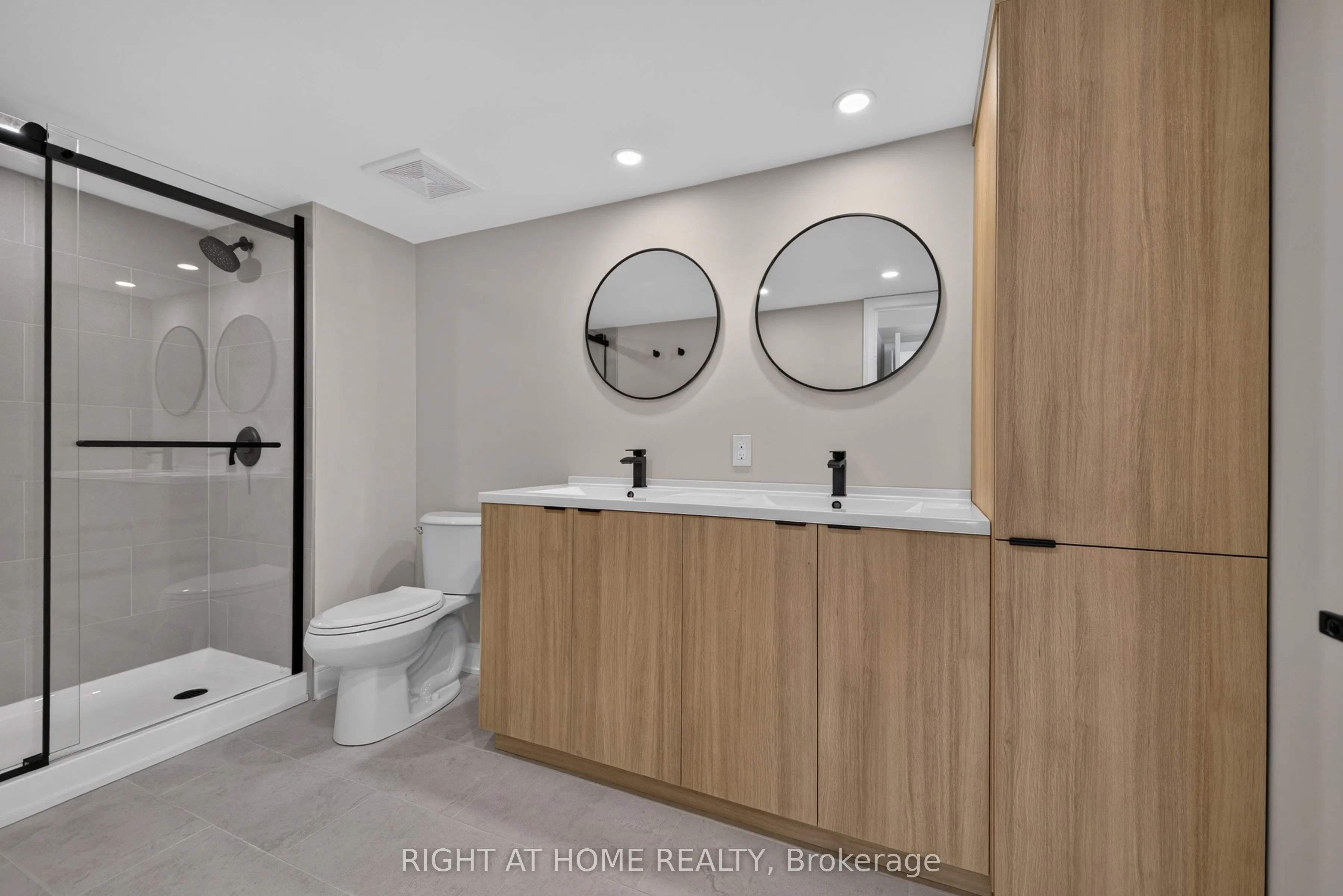 65 Ellen Street #1402