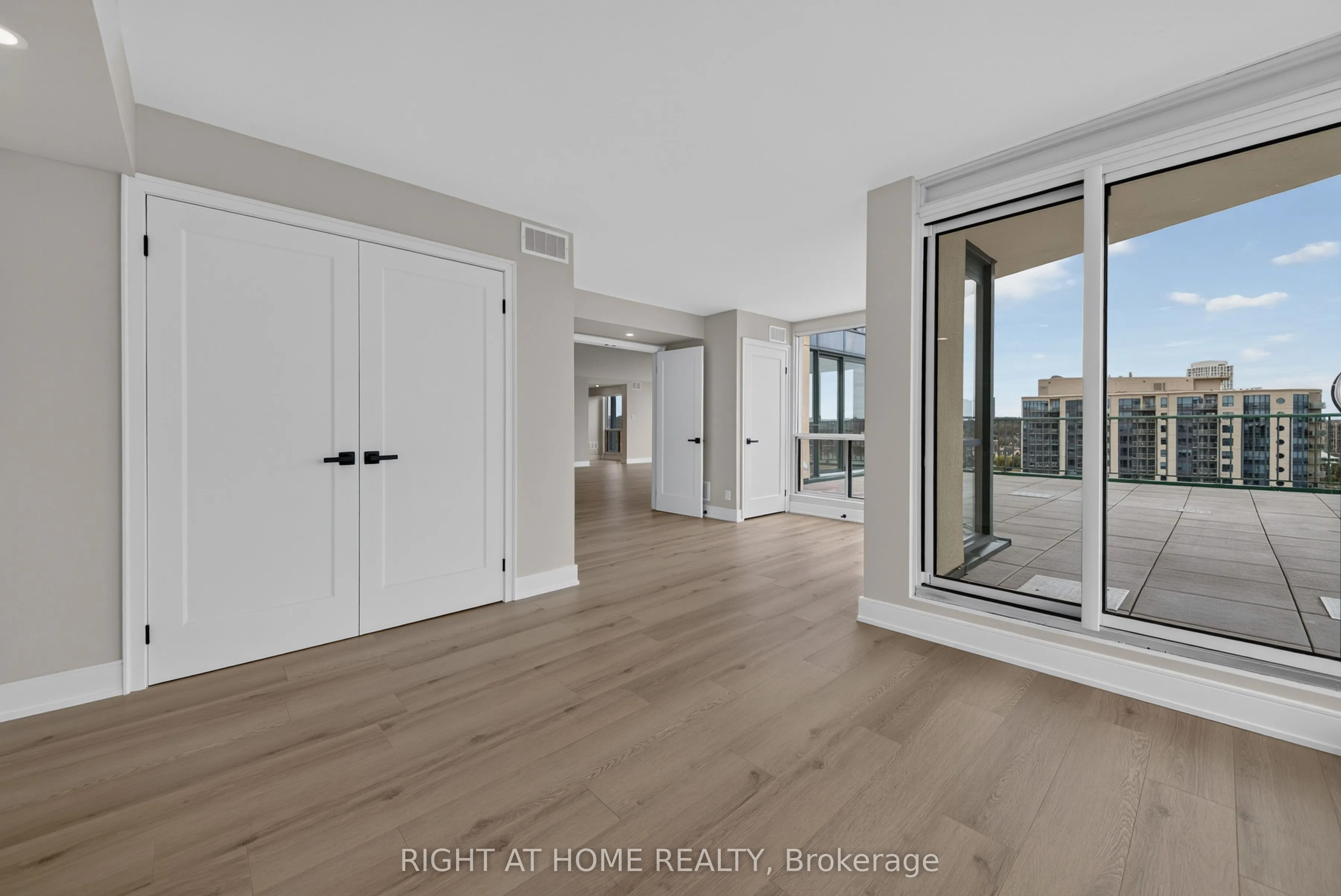 65 Ellen Street #1402
