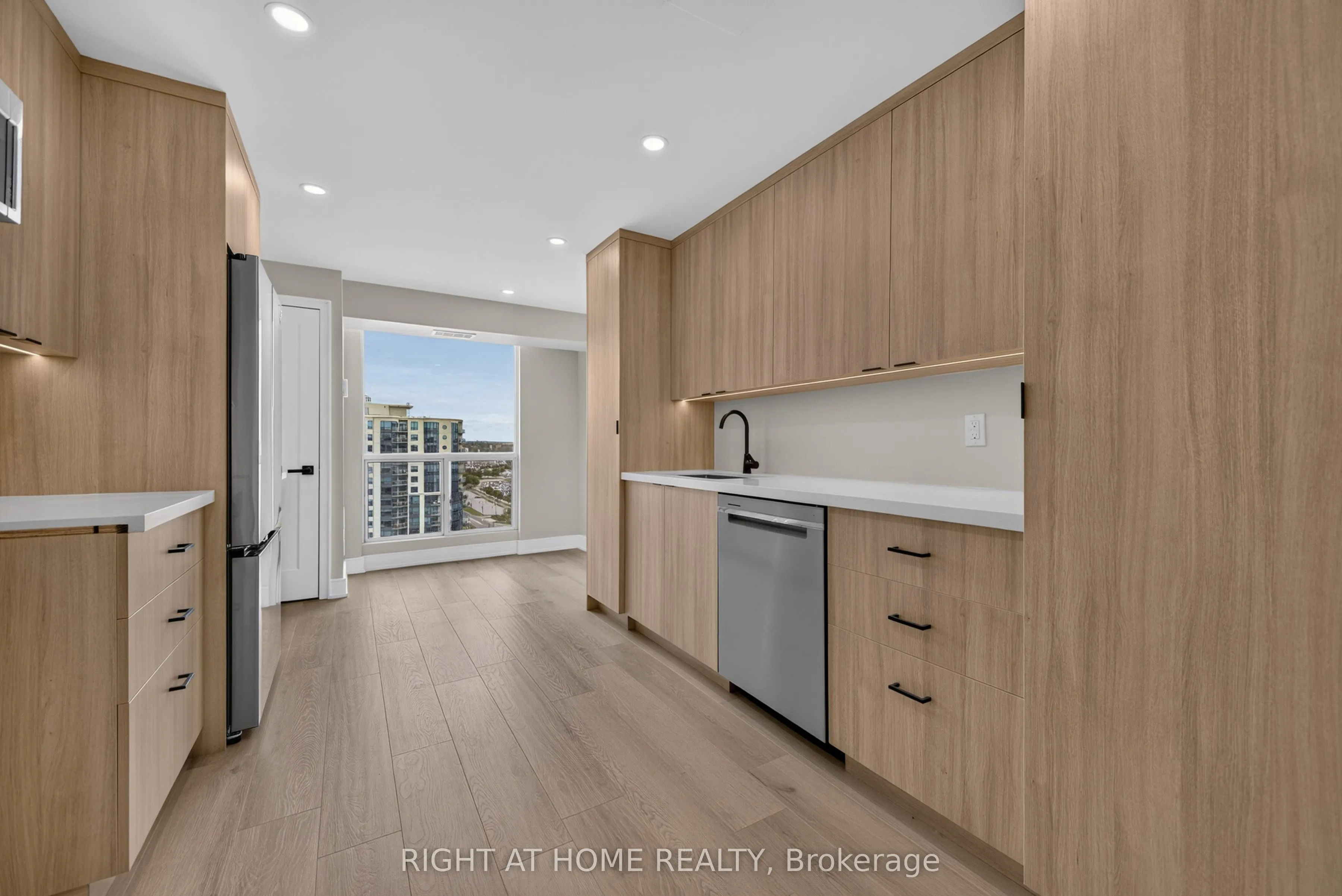 65 Ellen Street #1402