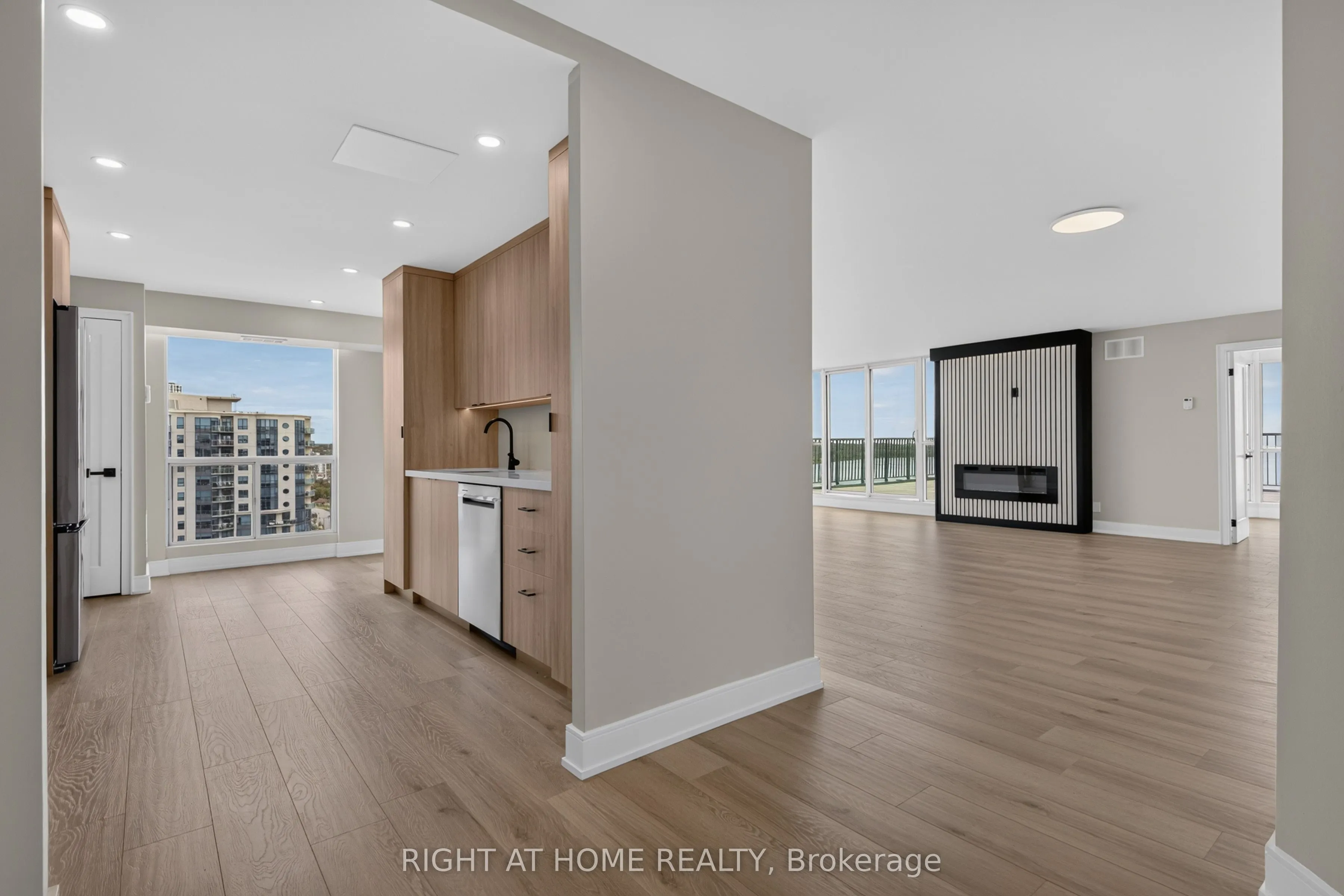 65 Ellen Street #1402