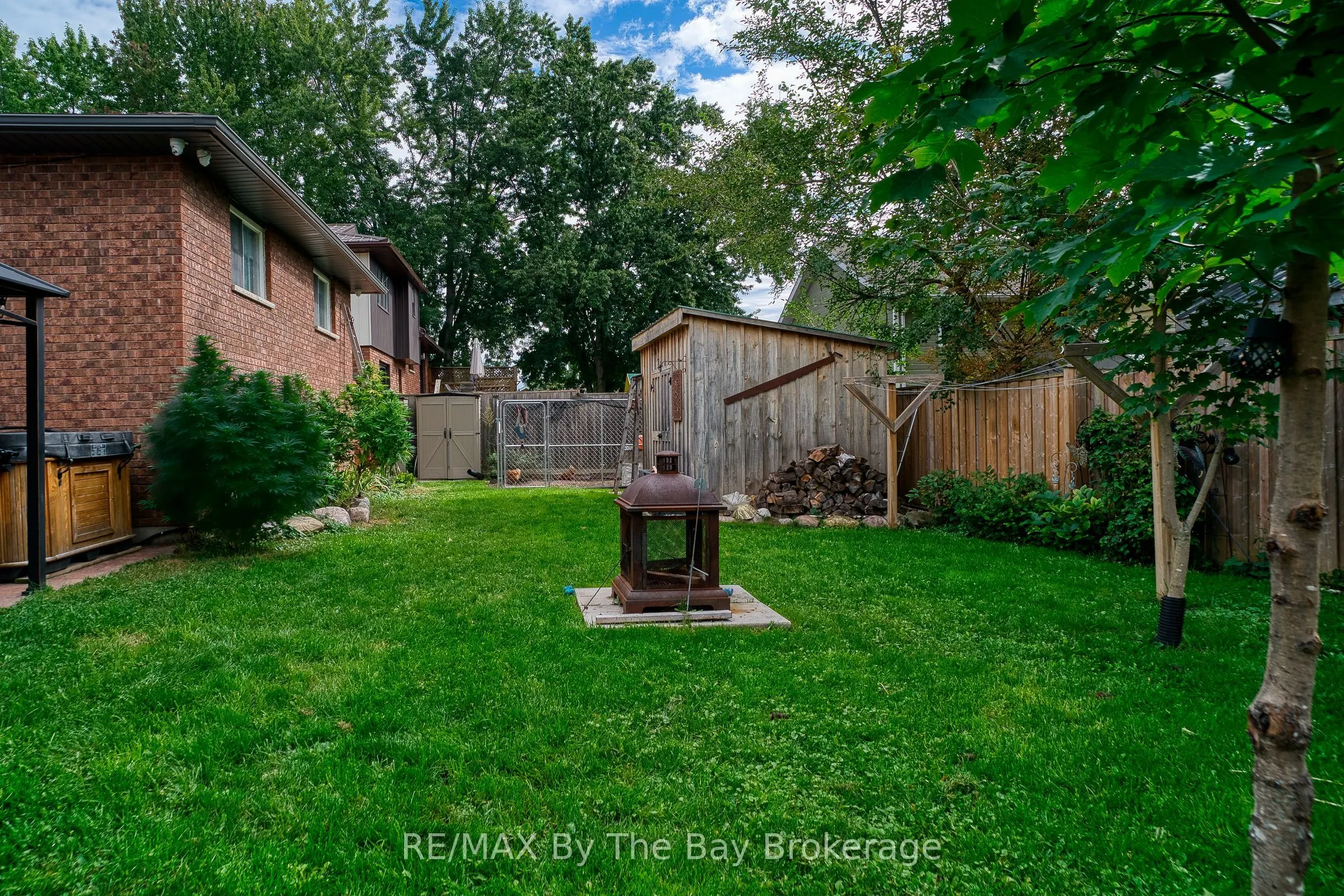 247 Simcoe Street
