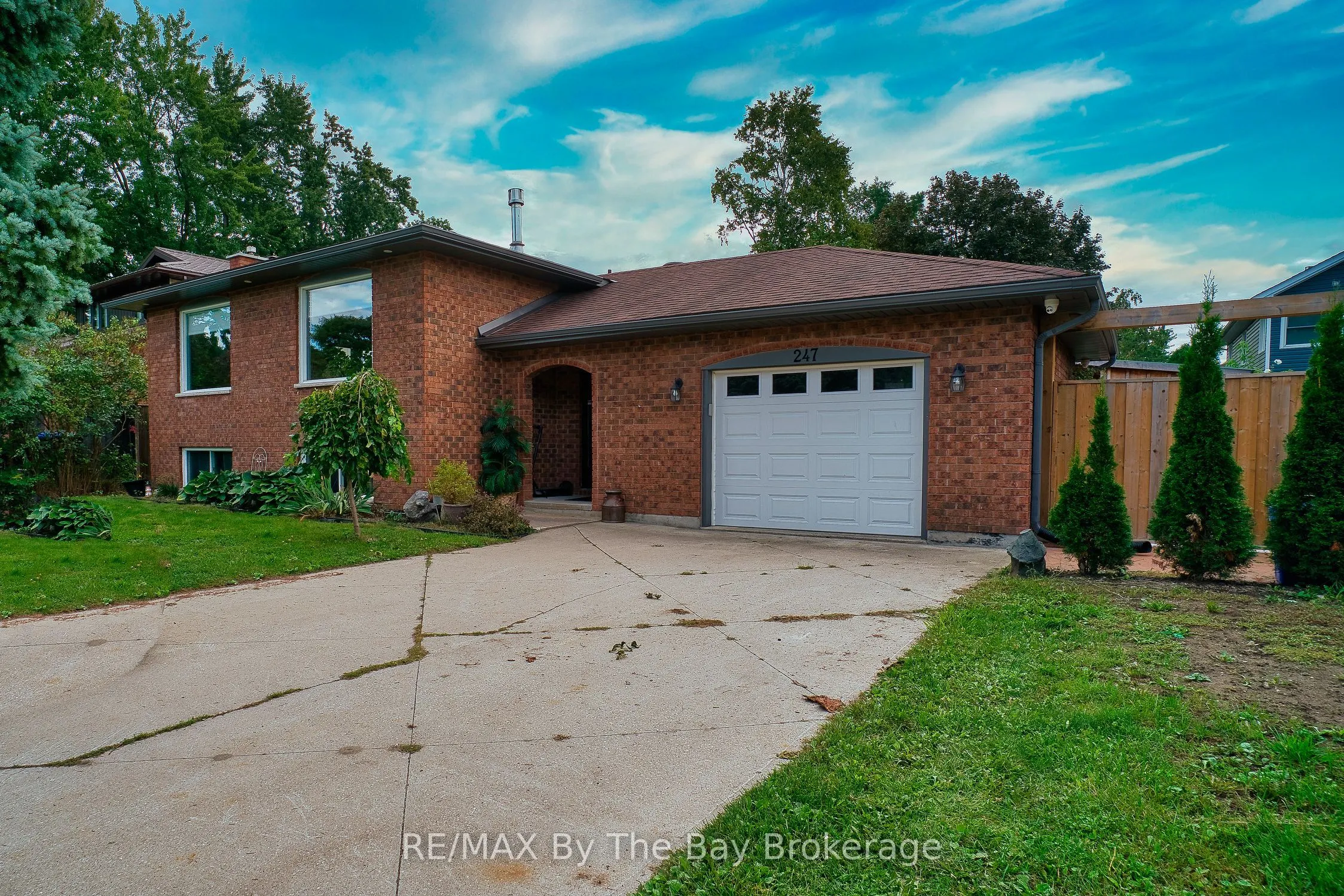247 Simcoe Street