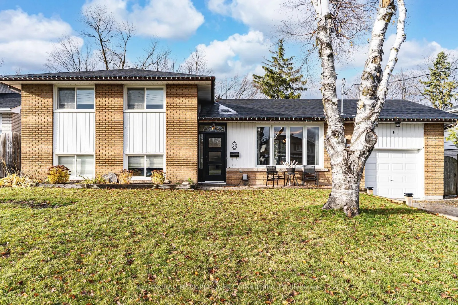 20 Ottaway Avenue #Upper