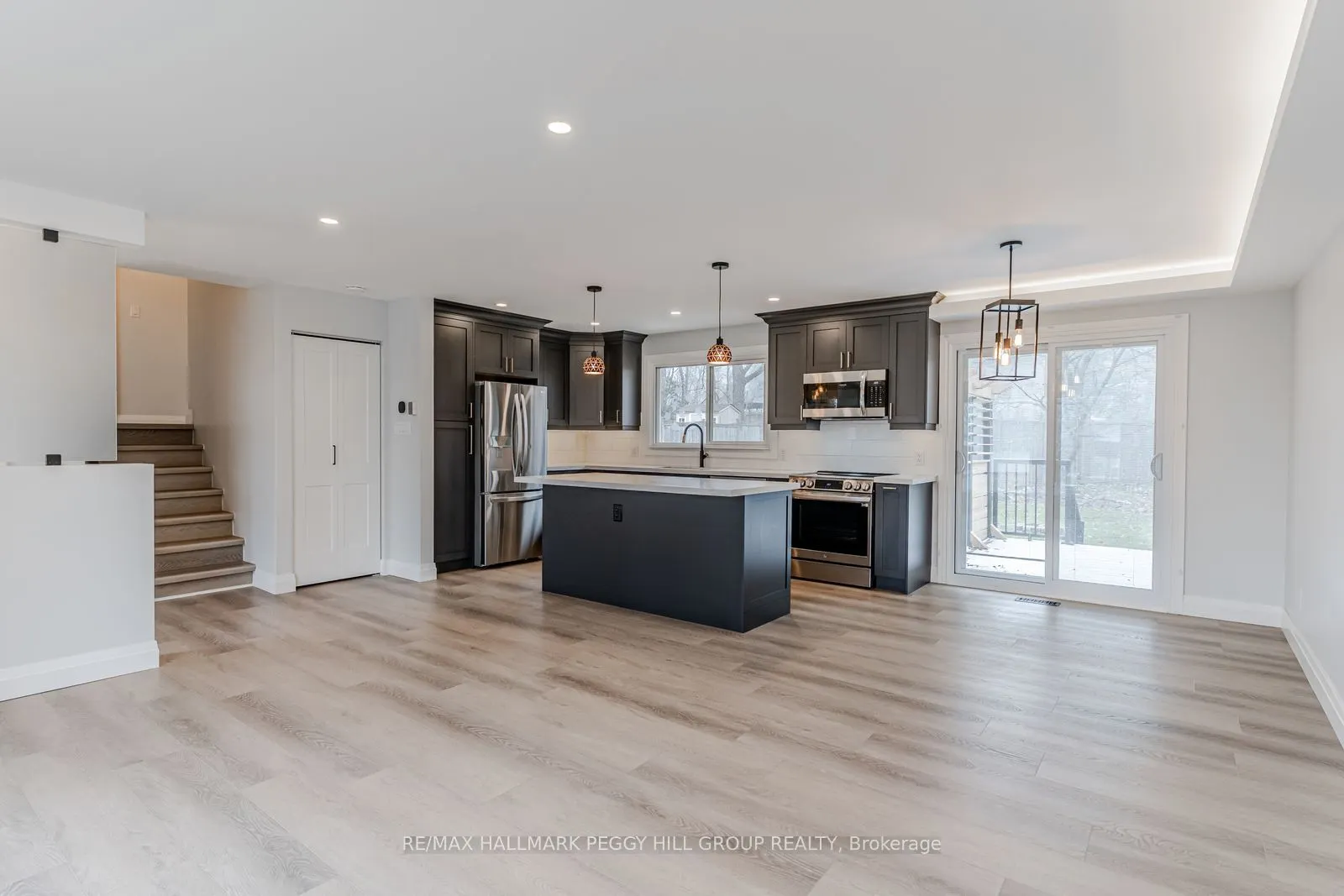 20 Ottaway Avenue #Upper
