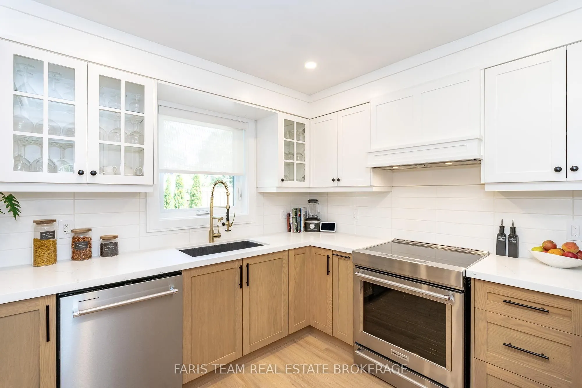 993 Whitney Crescent