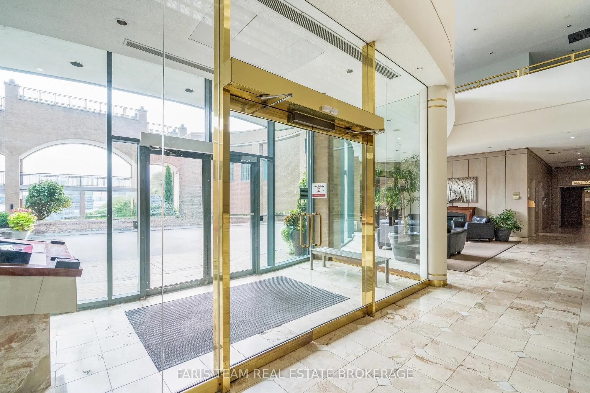 150 Dunlop Street E #1011