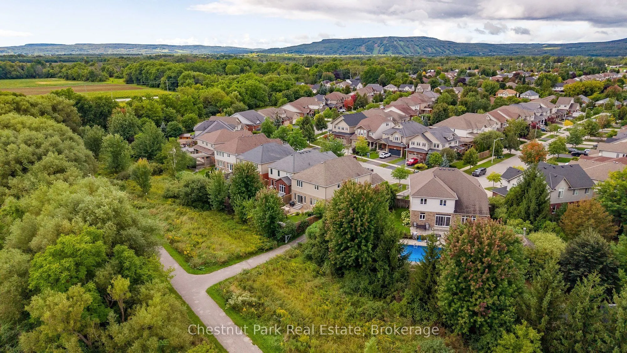 35 Kayla Crescent
