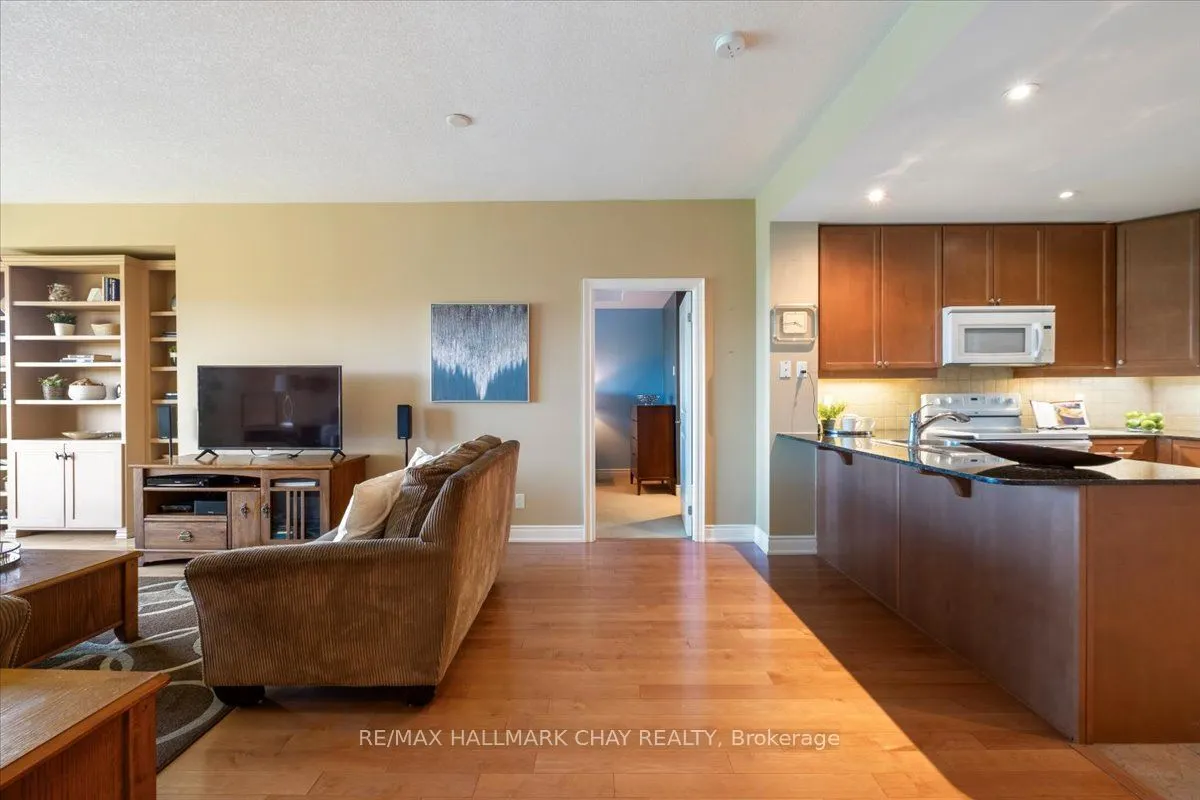 33 Ellen Street #602