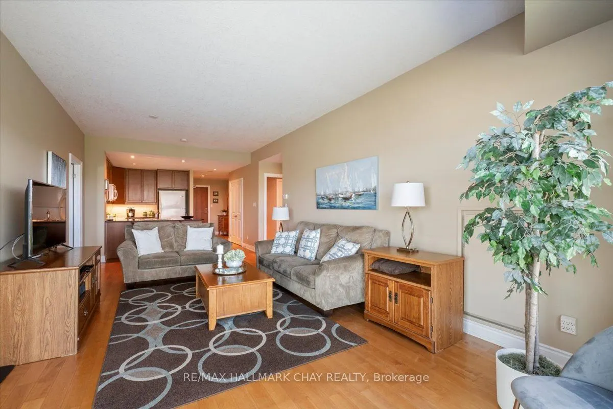 33 Ellen Street #602