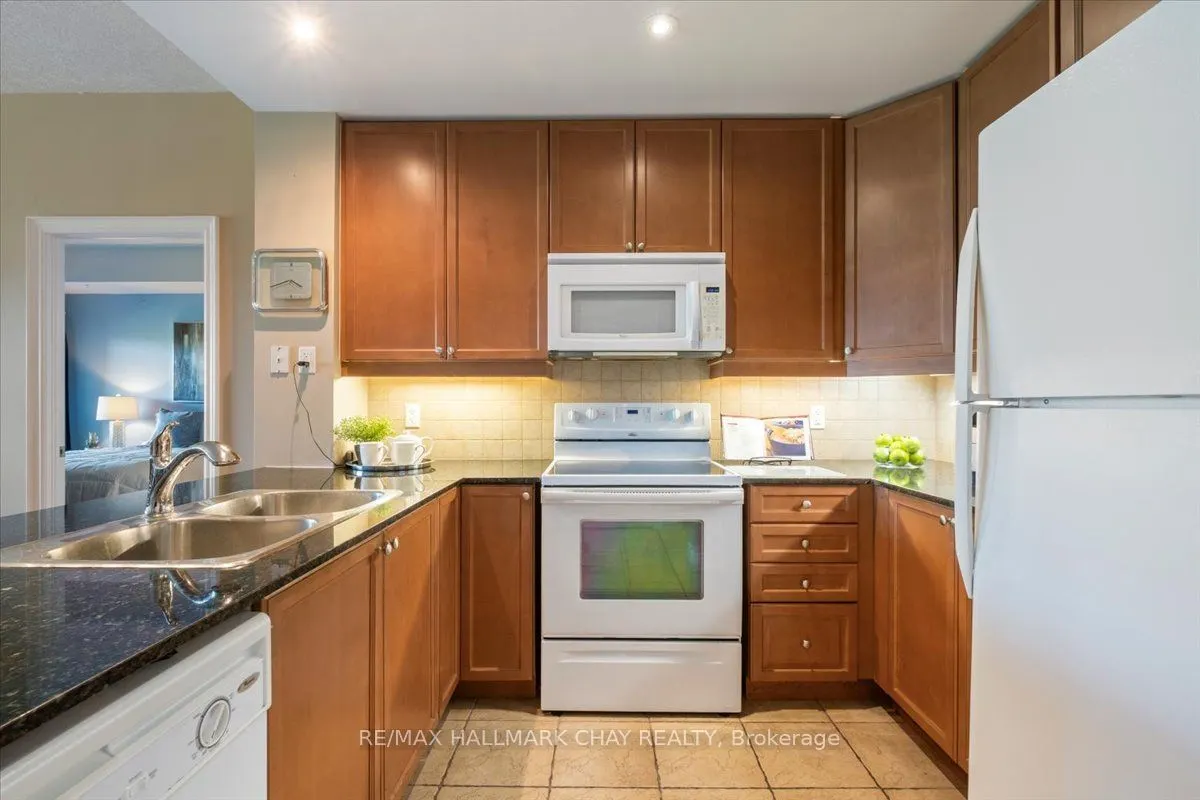 33 Ellen Street #602
