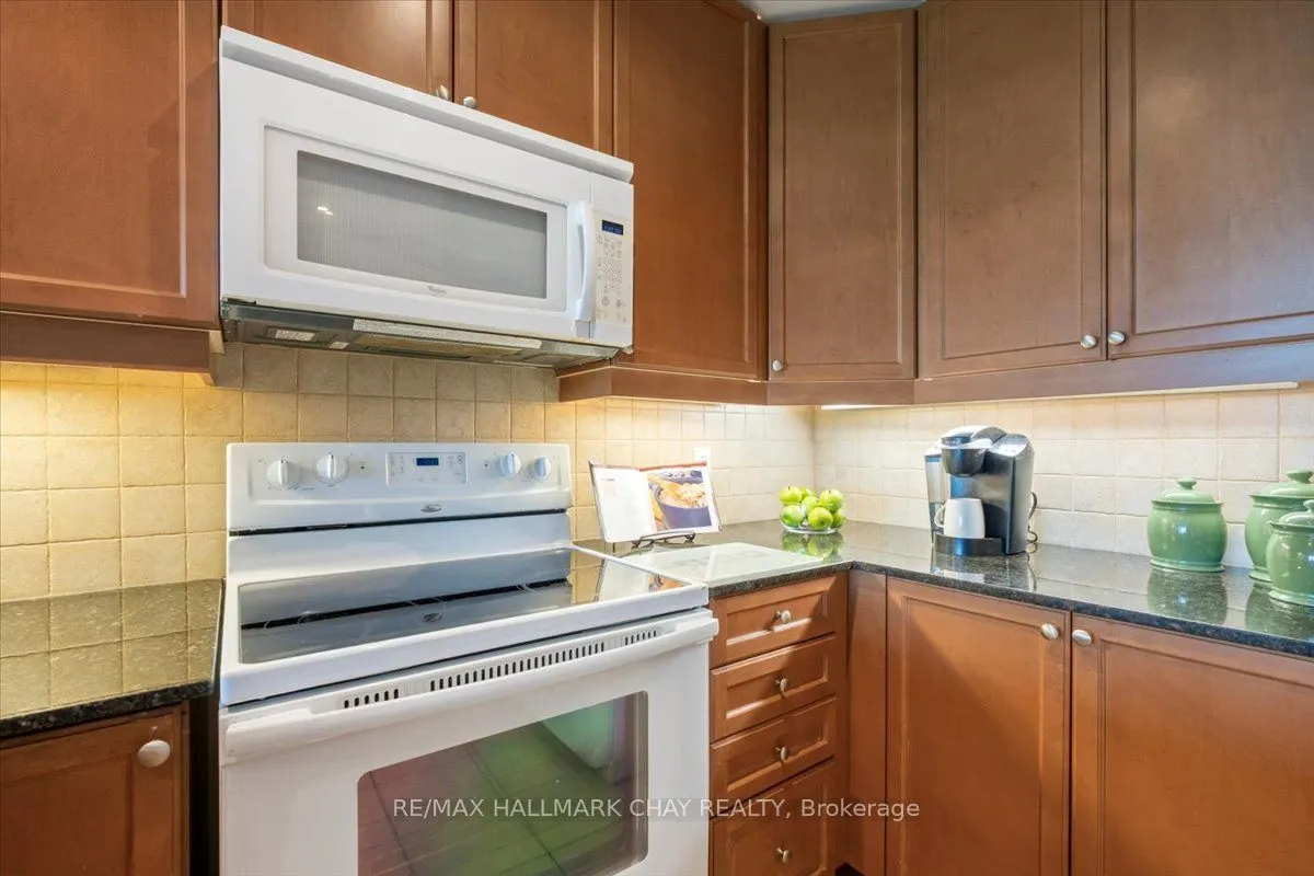 33 Ellen Street #602