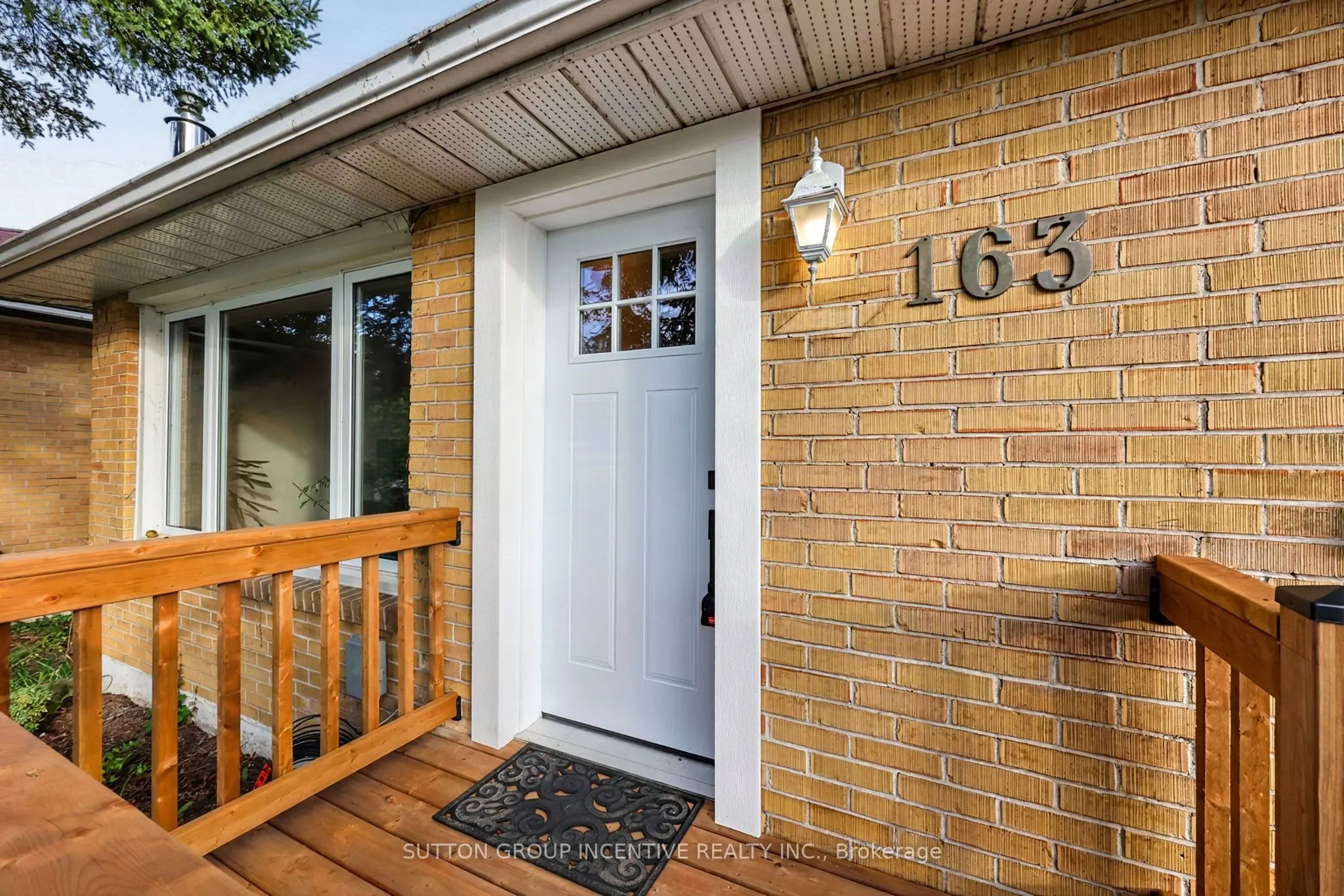 163 Grove Street E