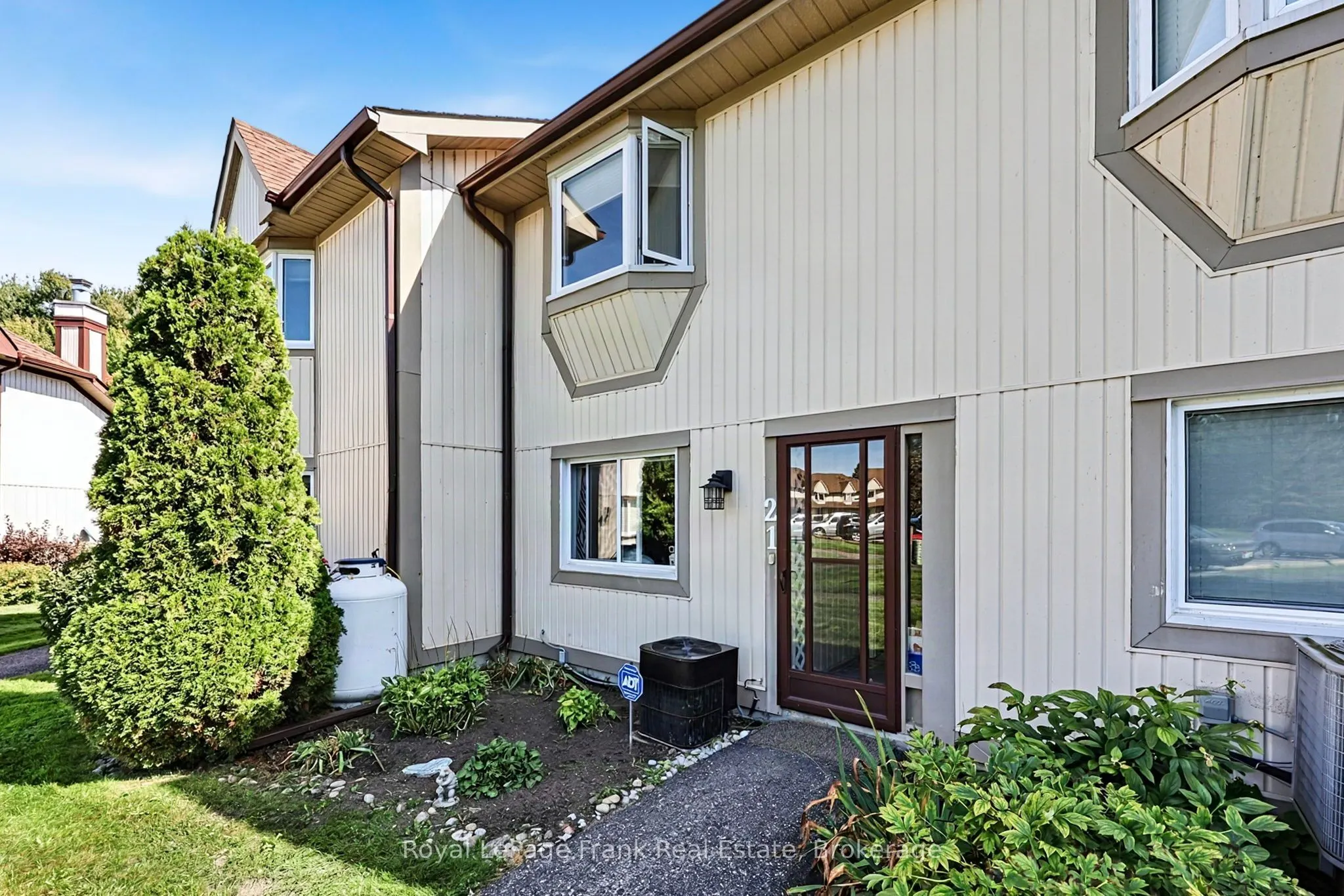 21 Laguna Parkway ## 21
