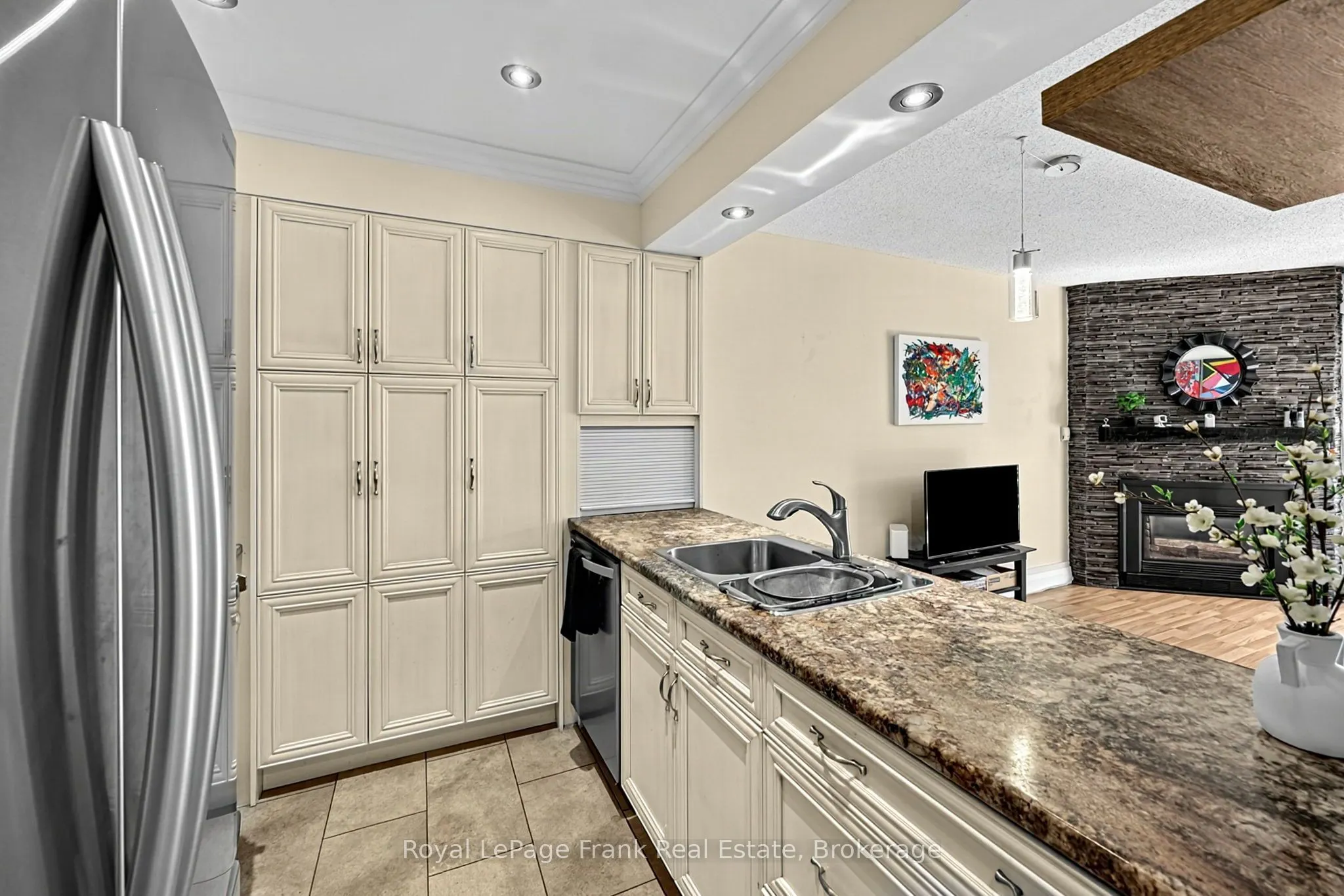 21 Laguna Parkway ## 21