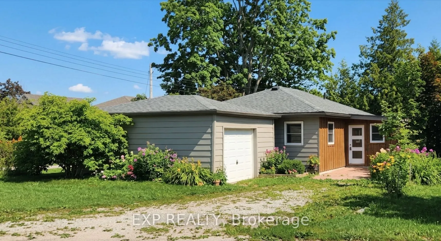 71 Lakeshore Road E