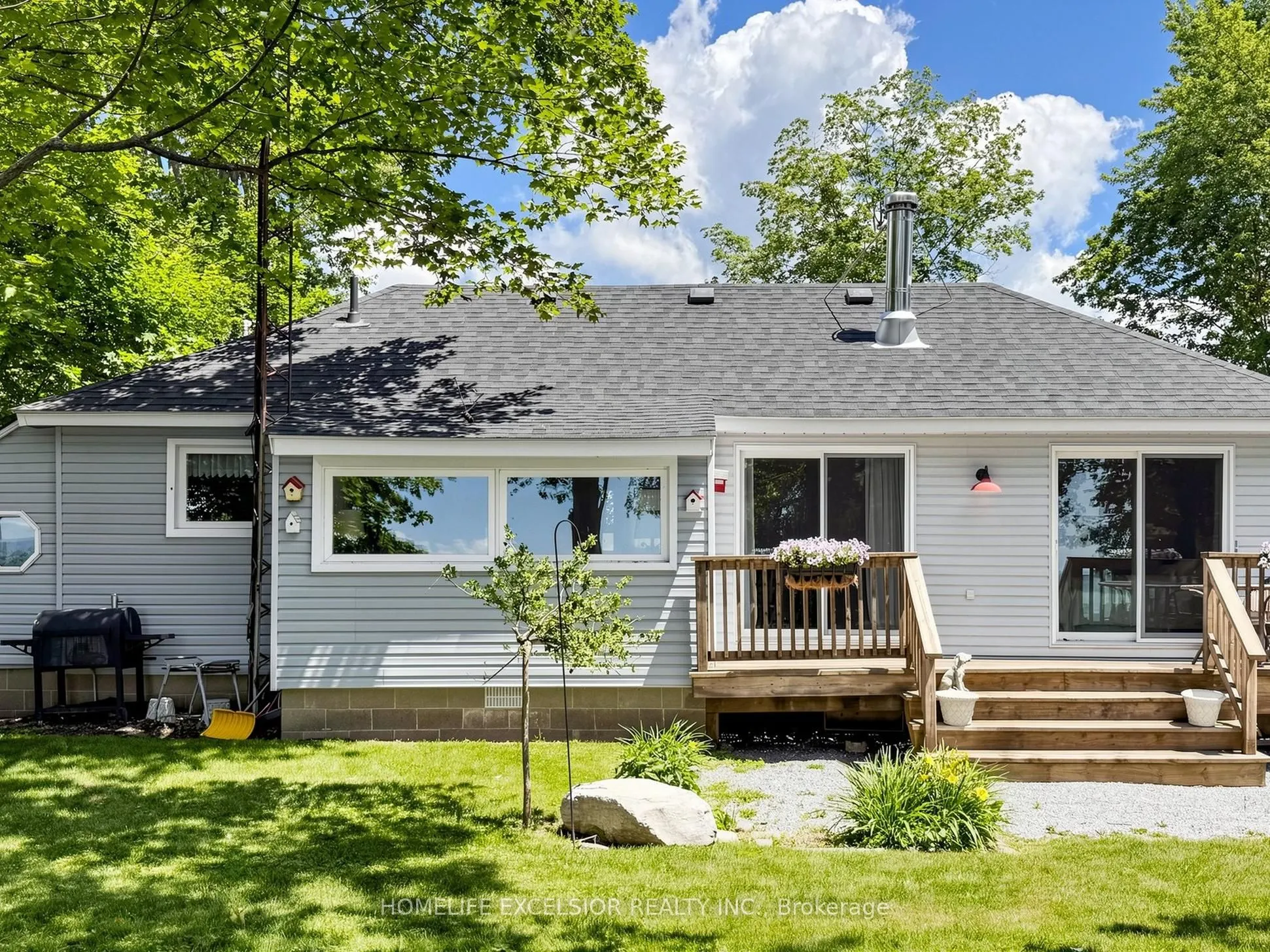 2156 Lakeshore Drive