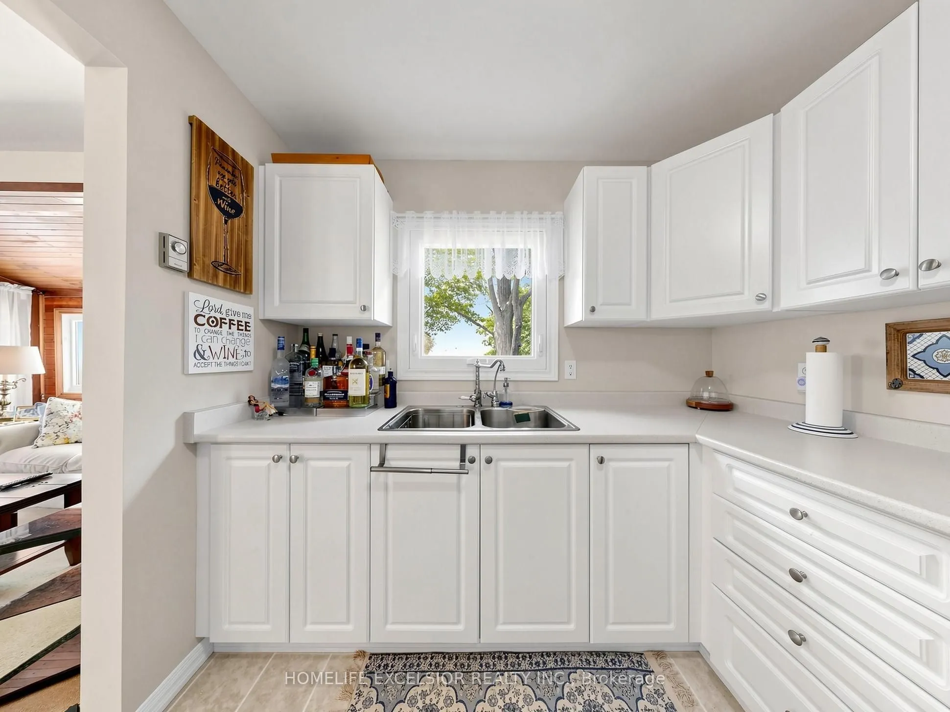 2156 Lakeshore Drive