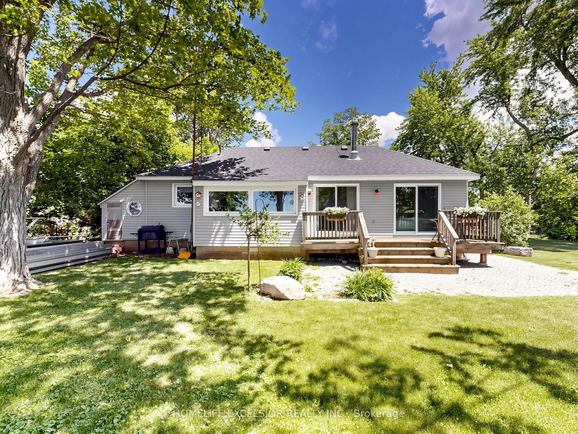 2156 Lakeshore Drive