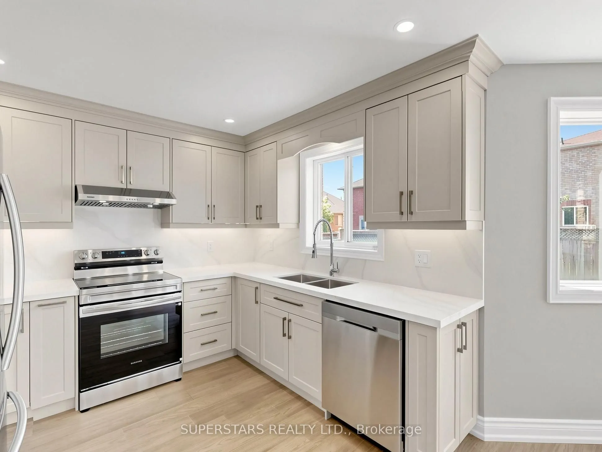 75 Ambler Bay