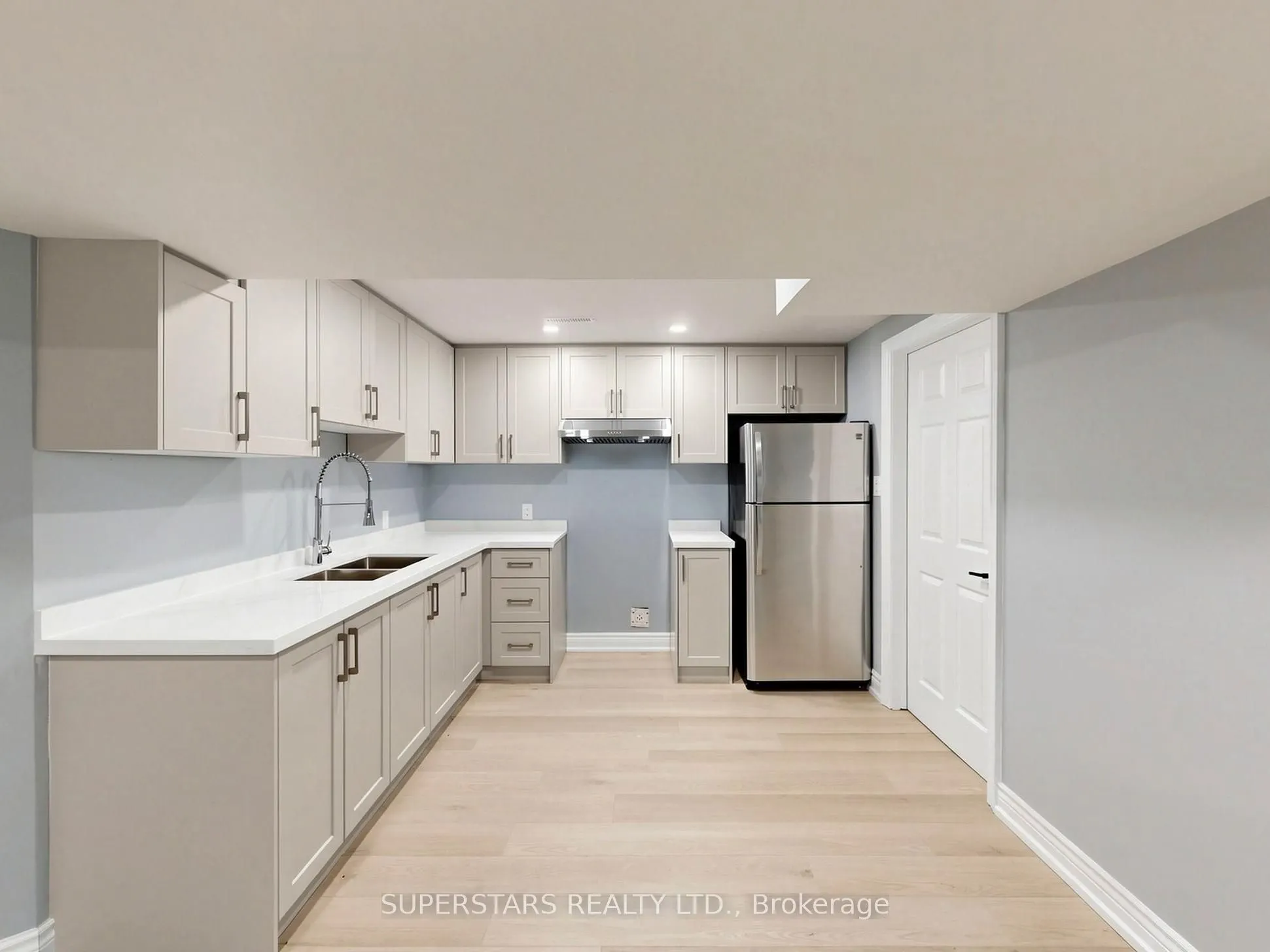 75 Ambler Bay