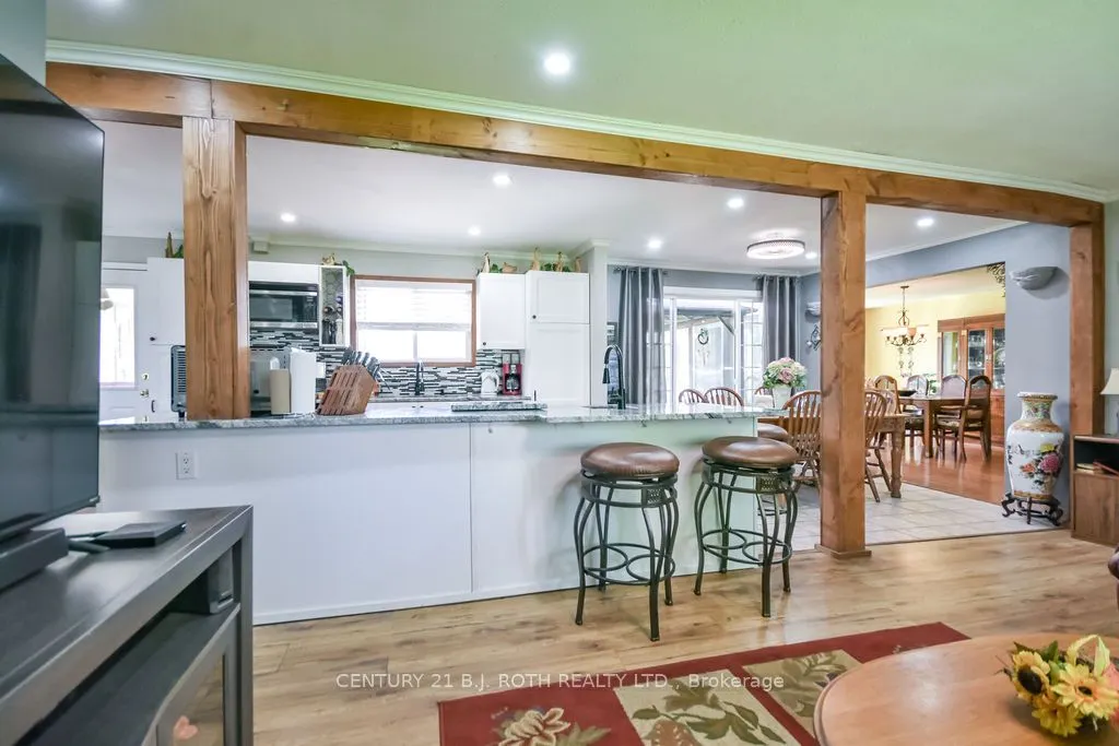 16 Old Indian Trail W