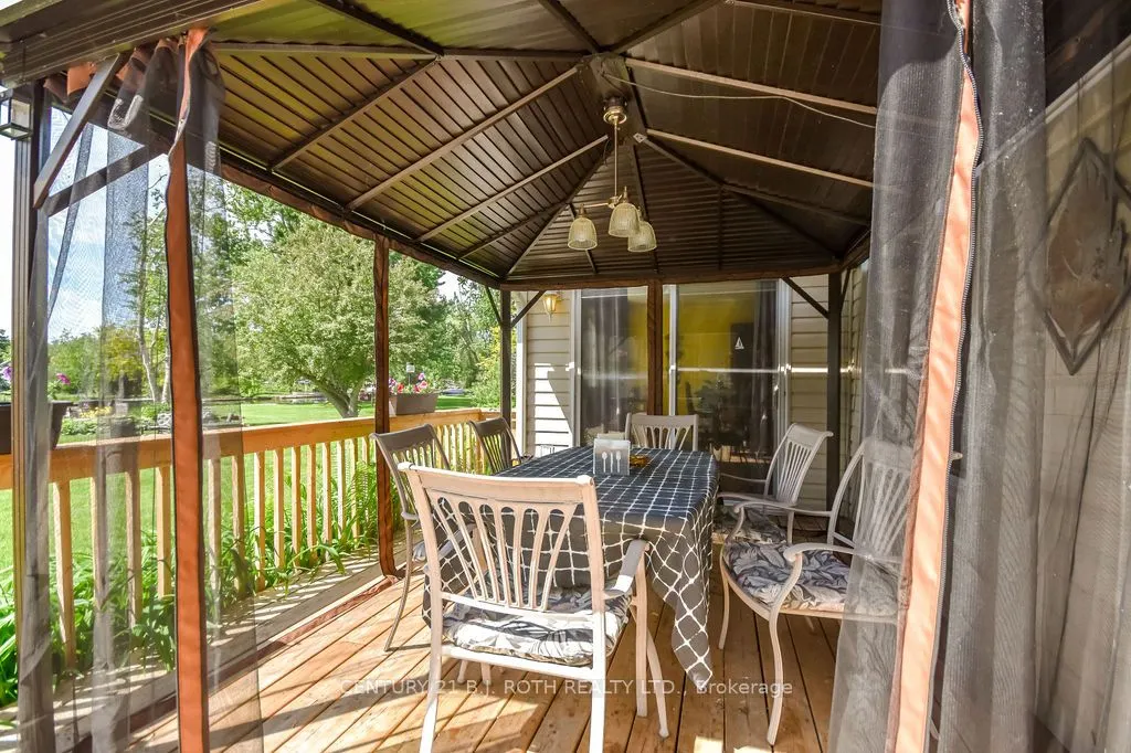 16 Old Indian Trail W