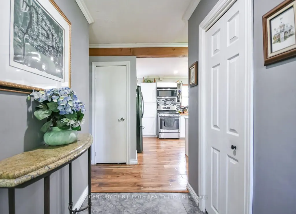 16 Old Indian Trail W