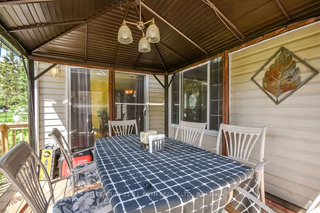 16 Old Indian Trail W