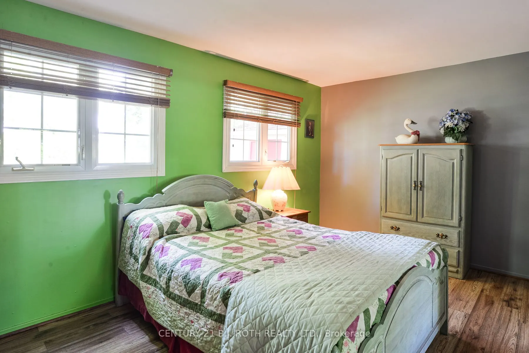 16 Old Indian Trail W