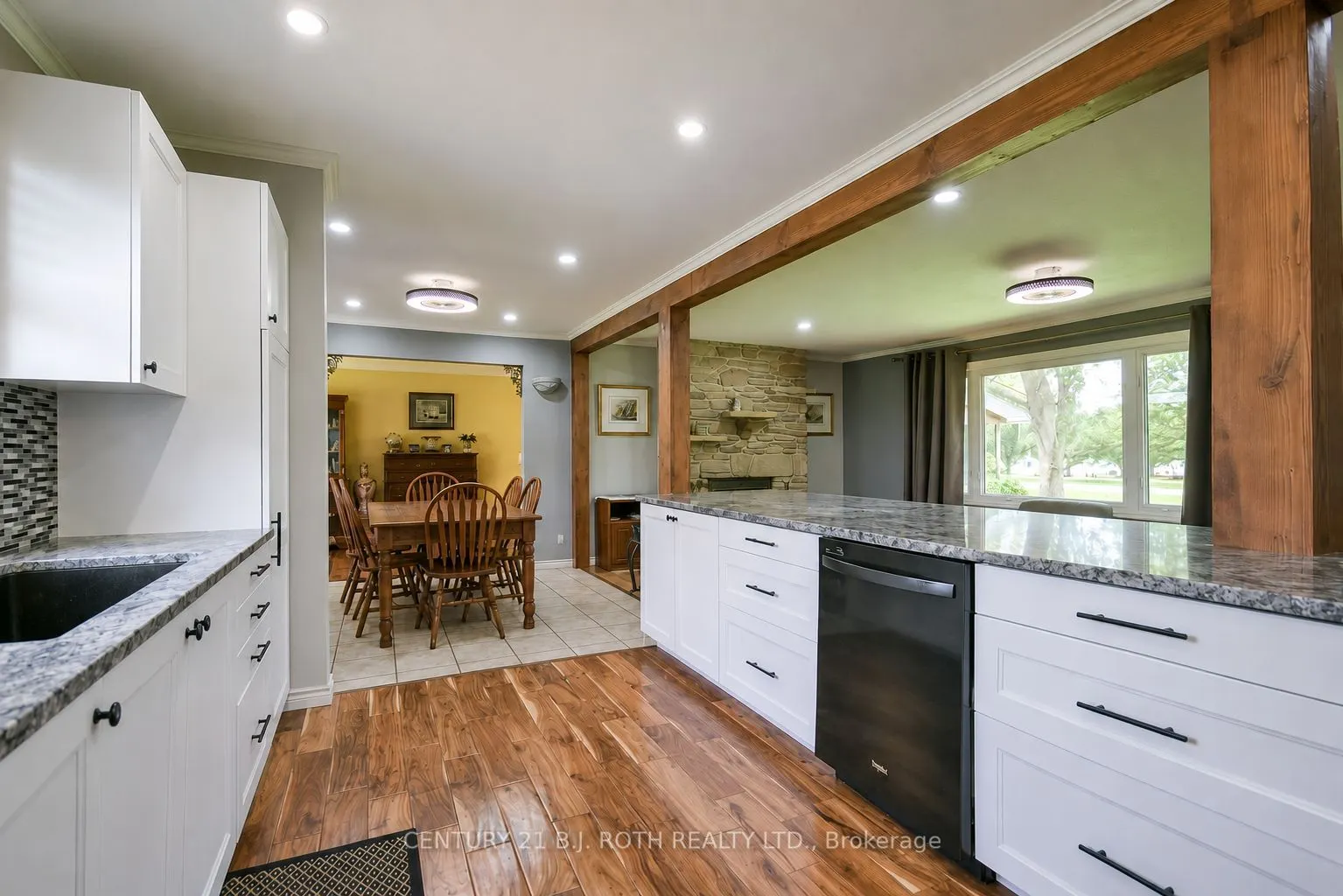 16 Old Indian Trail W
