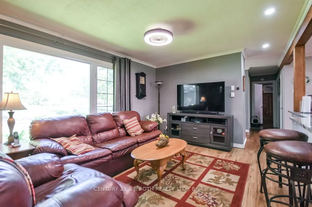 16 Old Indian Trail W