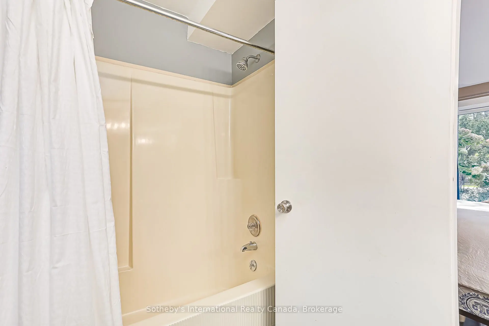 442 Oxbow Crescent #11