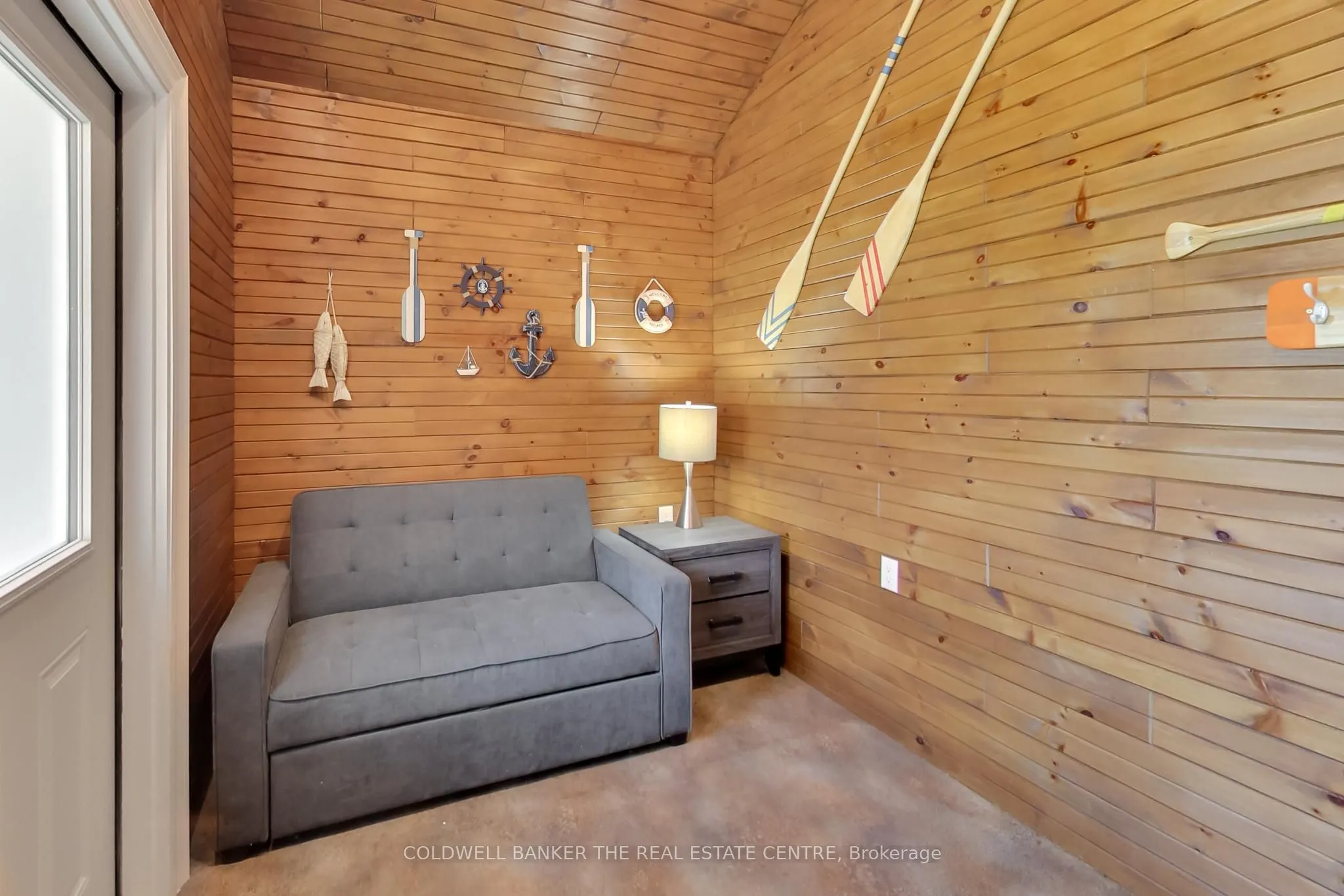 224 Lakeshore Road E