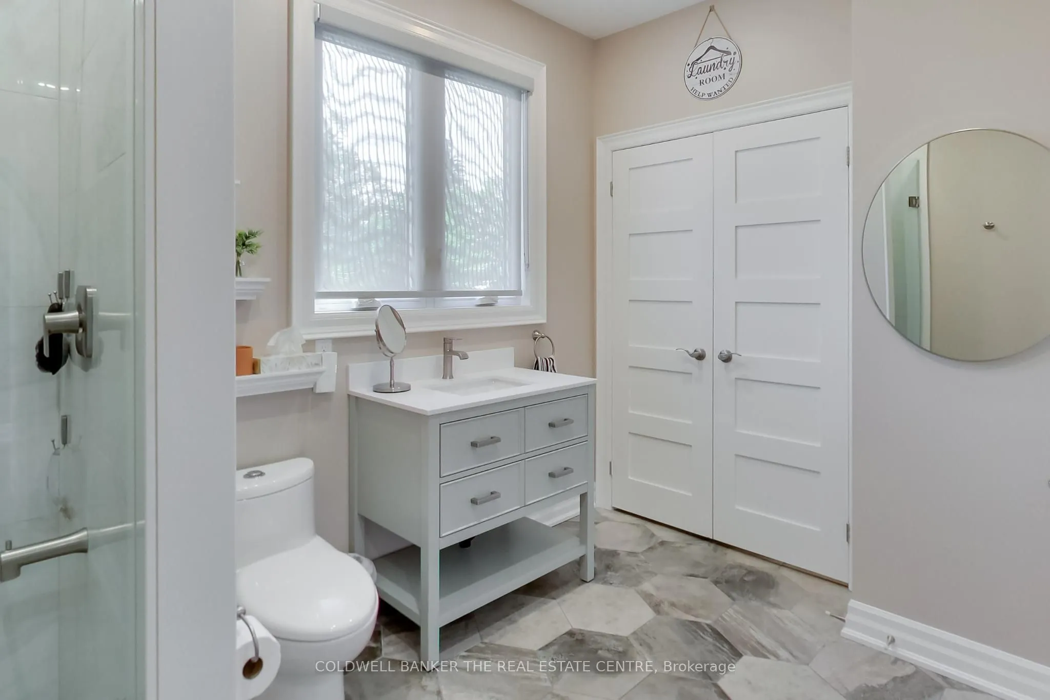 224 Lakeshore Road E