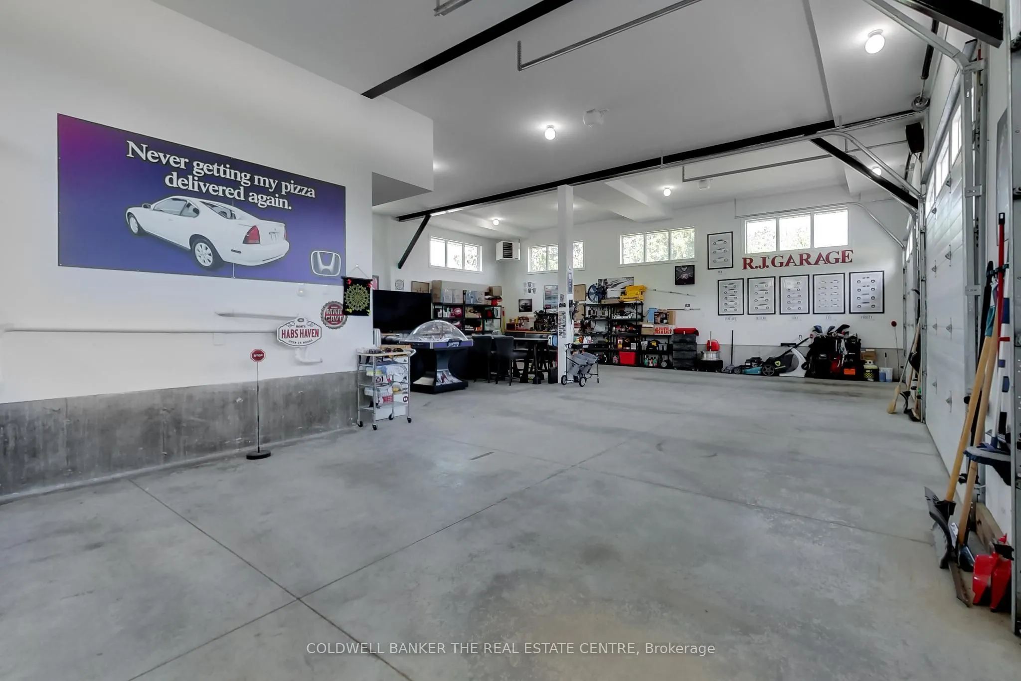 224 Lakeshore Road E