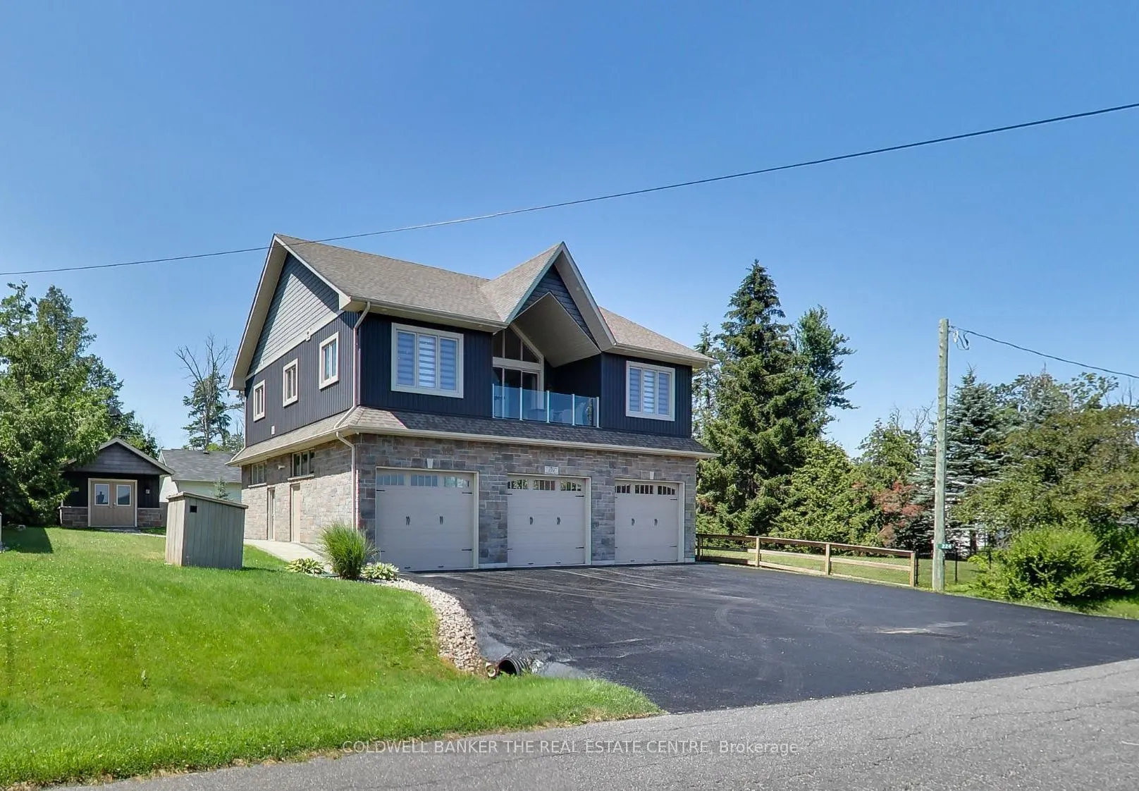 224 Lakeshore Road E