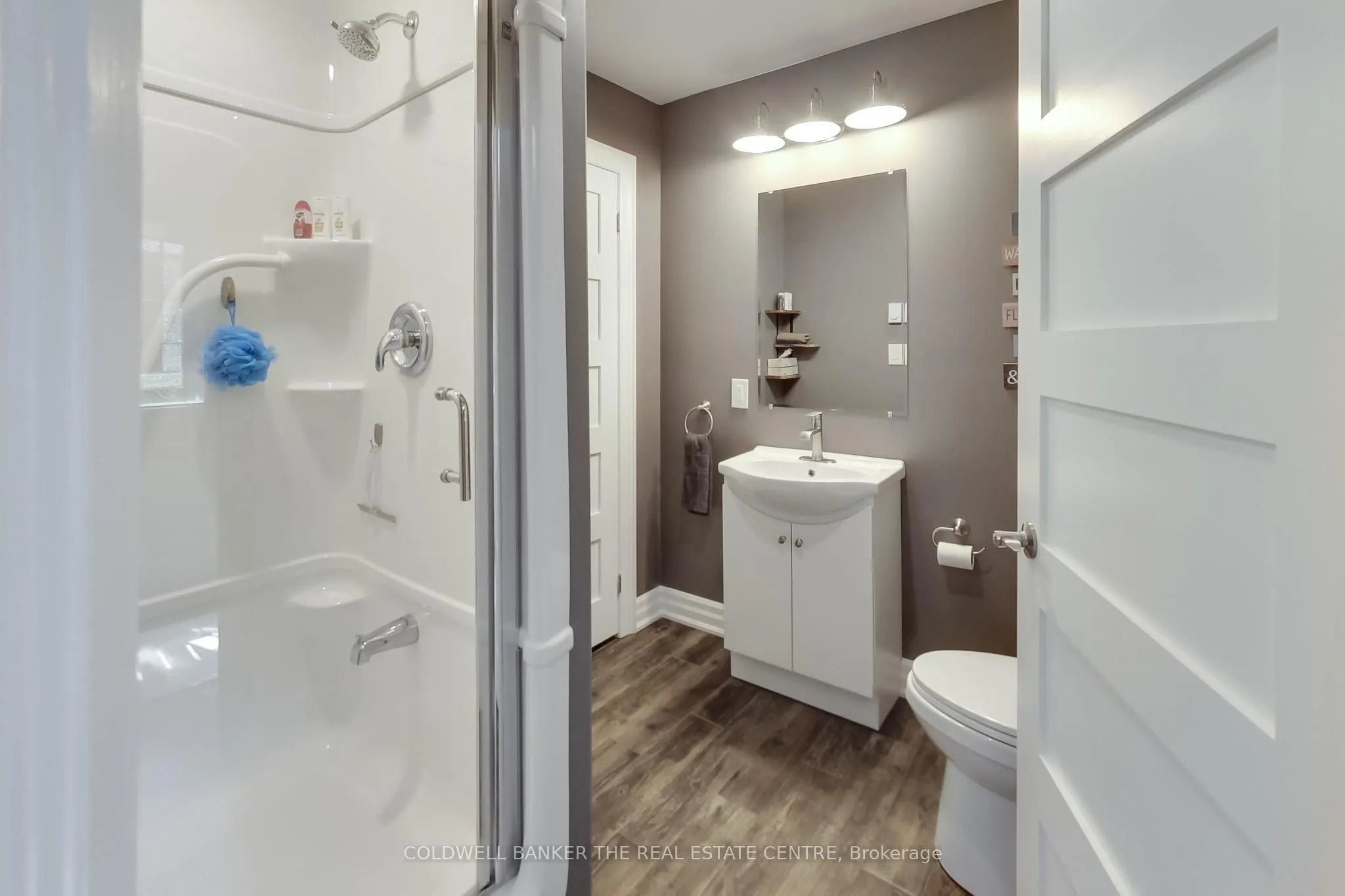 224 Lakeshore Road E