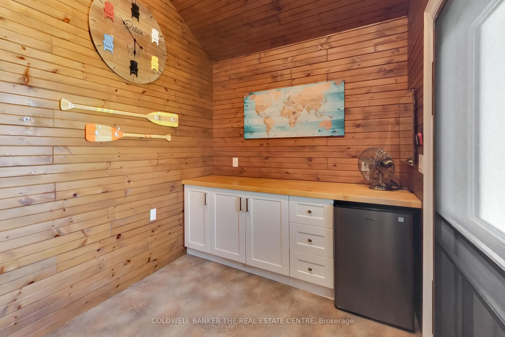 224 Lakeshore Road E