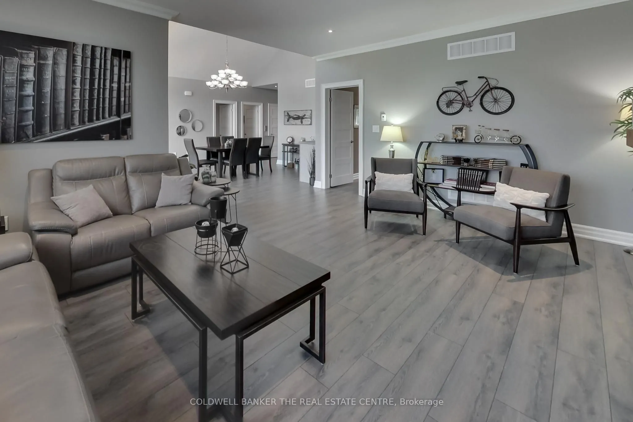 224 Lakeshore Road E