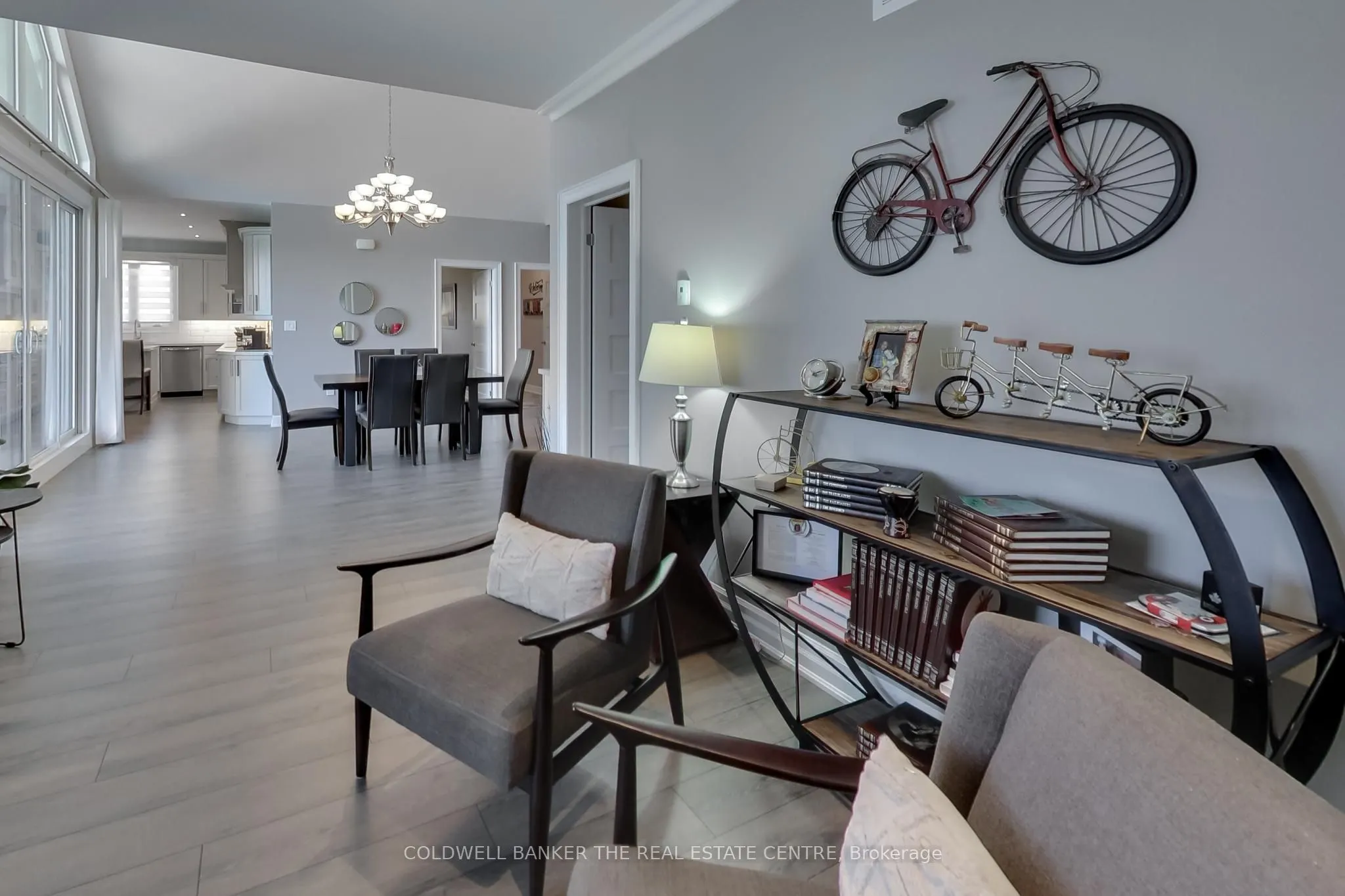 224 Lakeshore Road E
