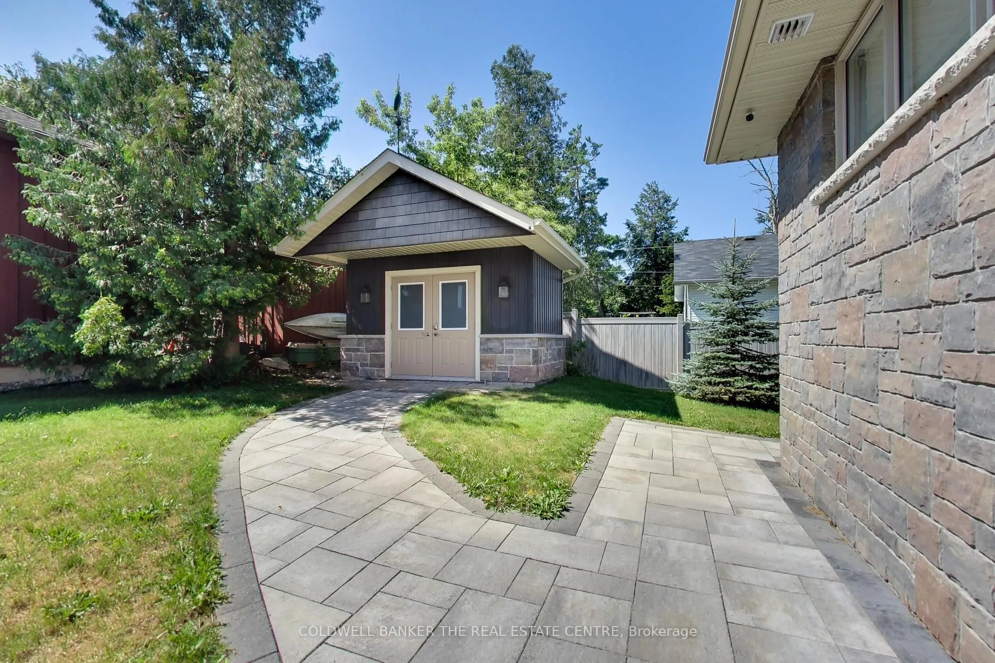 224 Lakeshore Road E