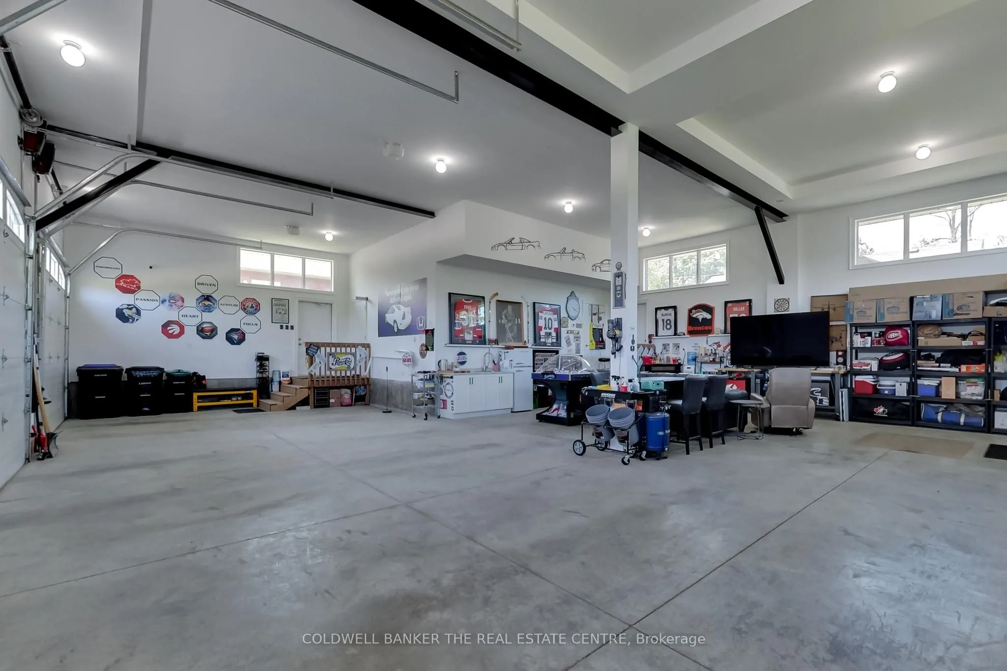 224 Lakeshore Road E