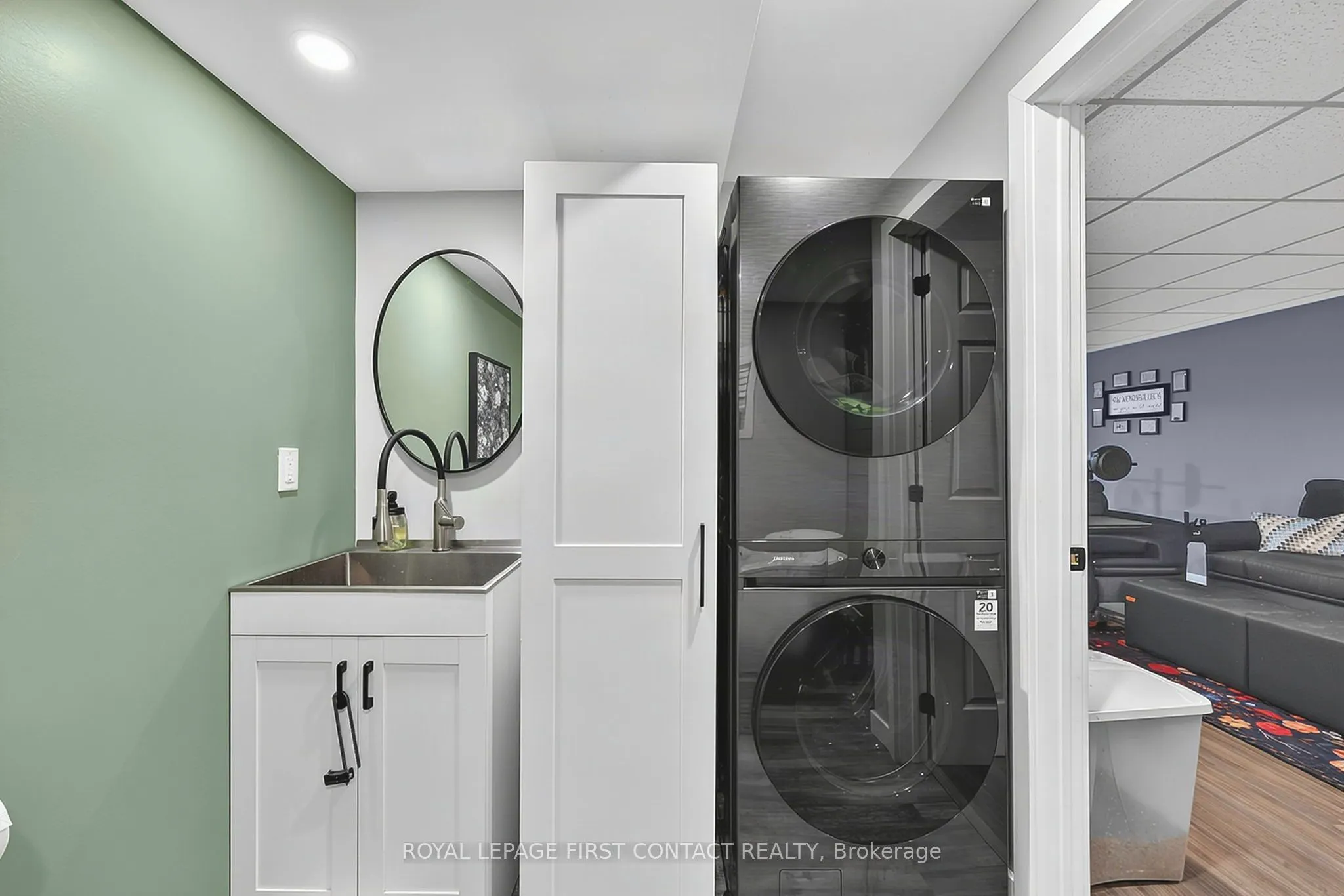 233 Innisfil Street #8