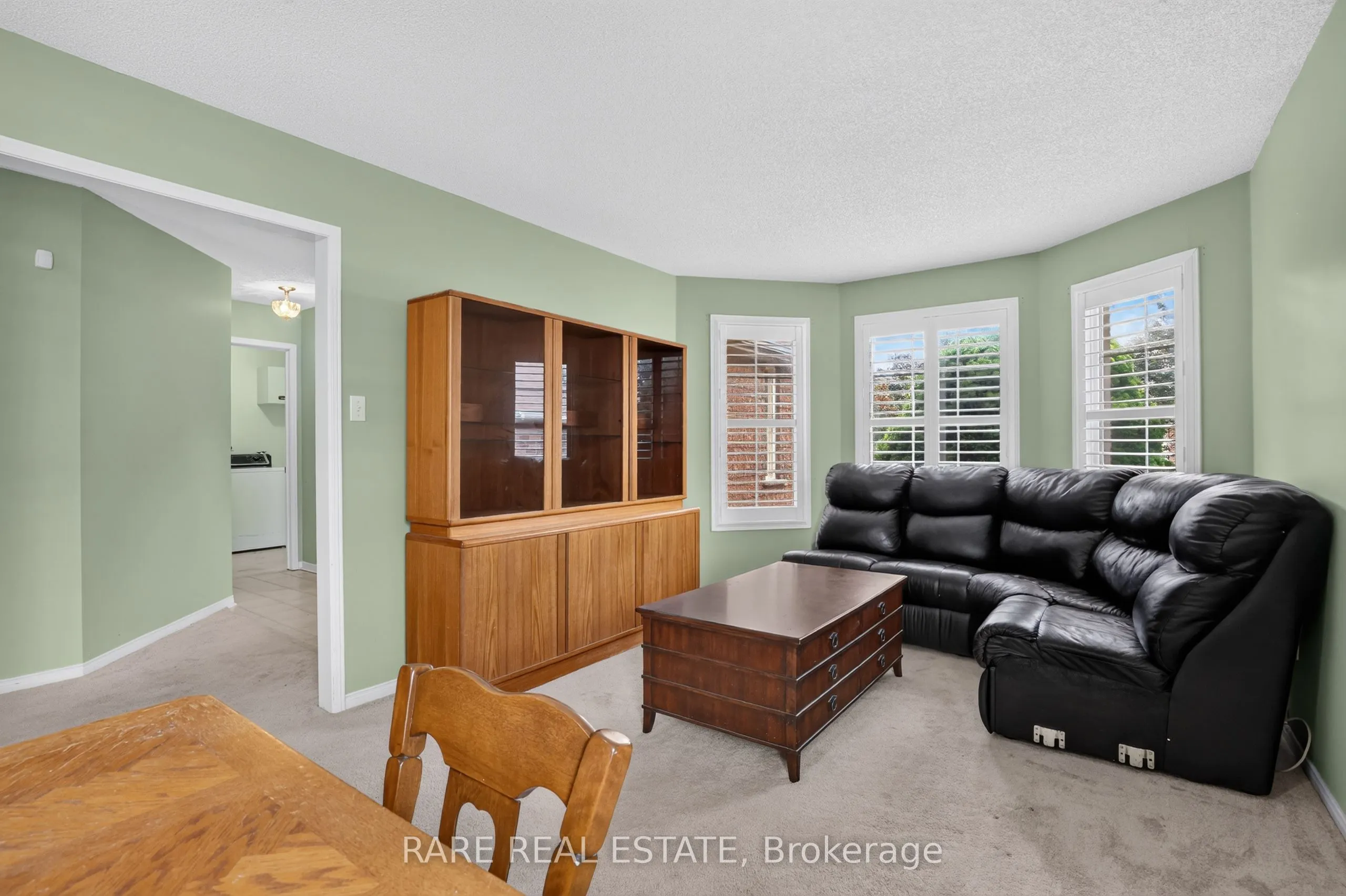 7 Longman Drive
