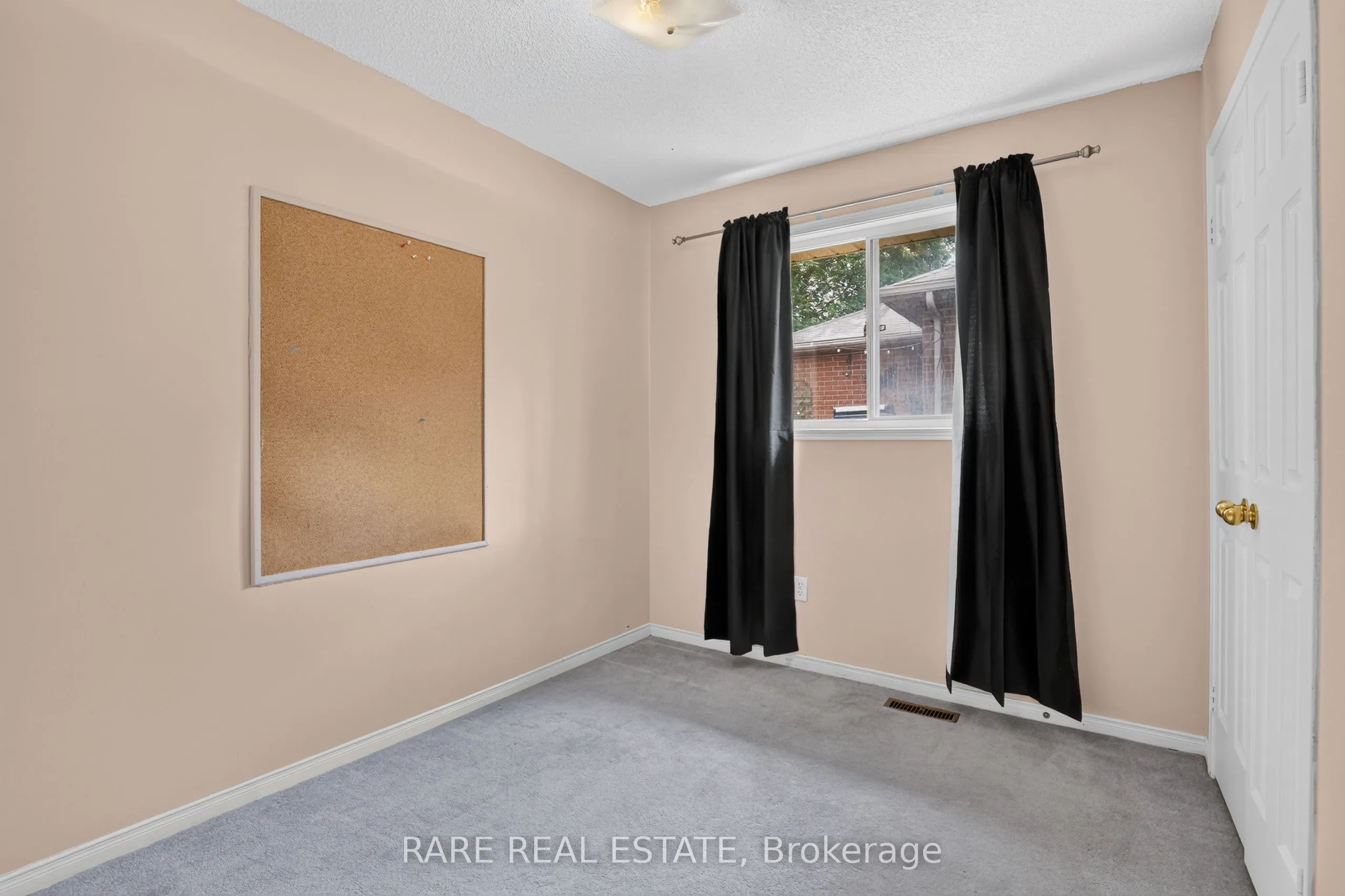 7 Longman Drive
