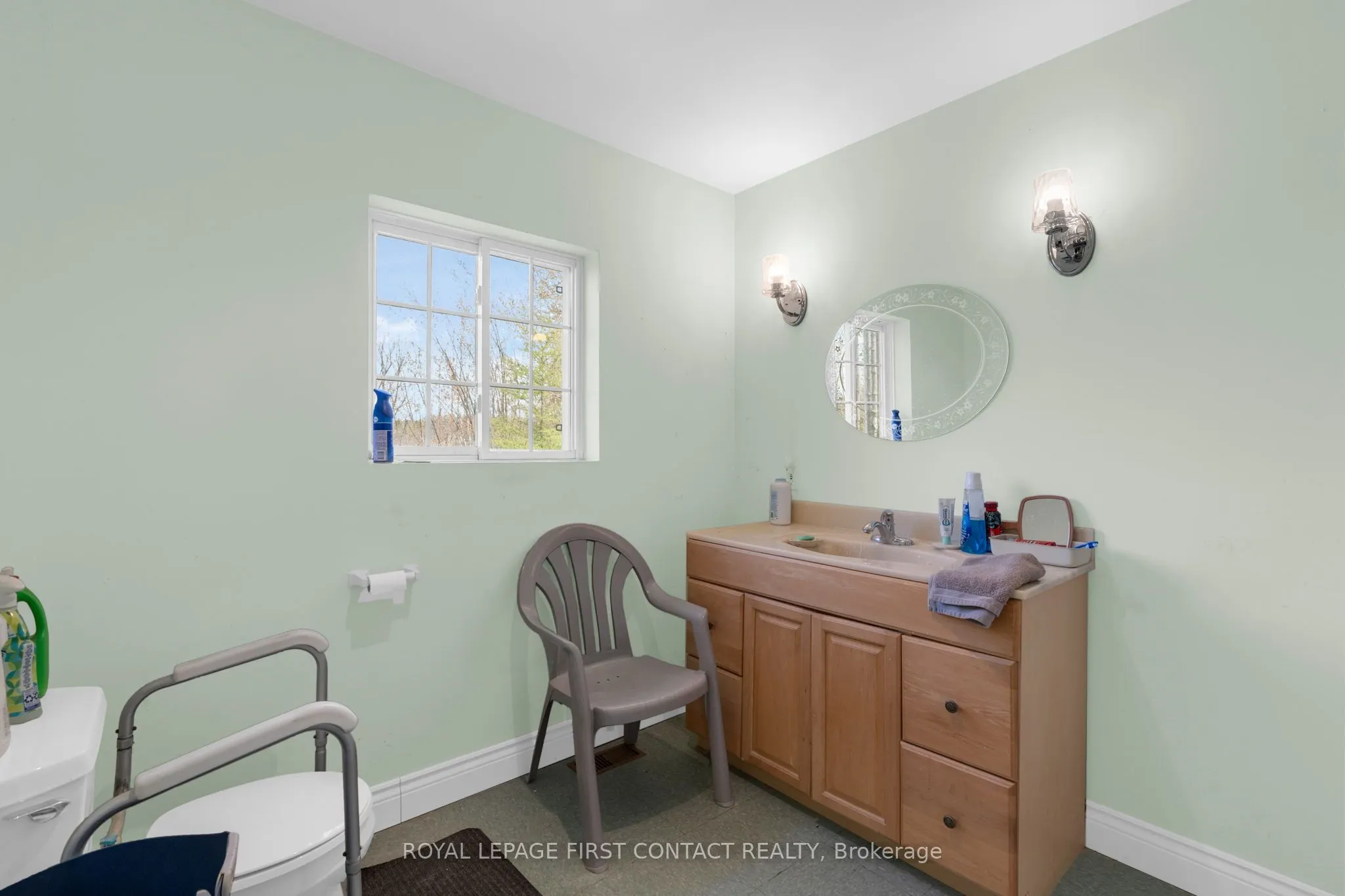 2228 Monck Road