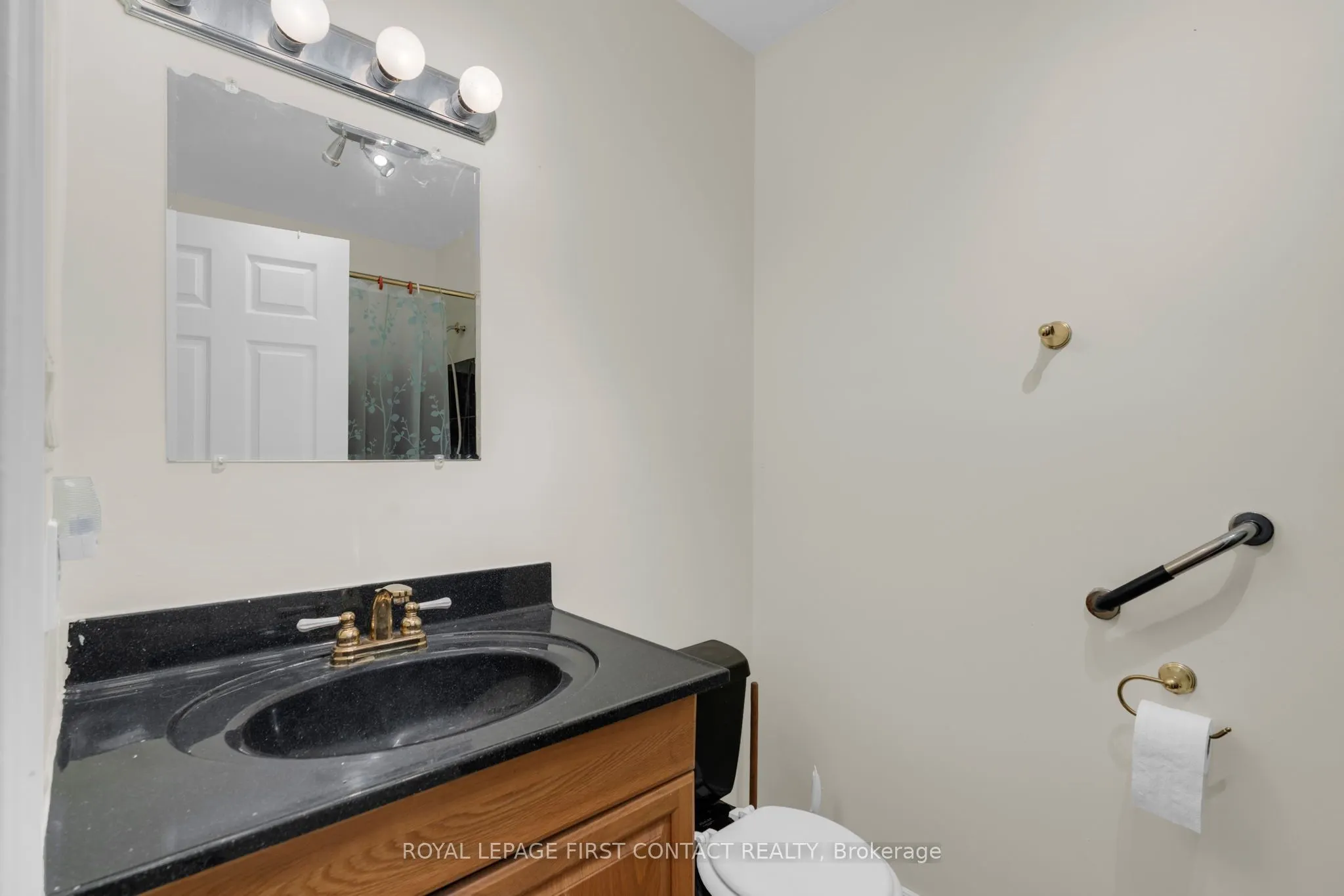 2228 Monck Road
