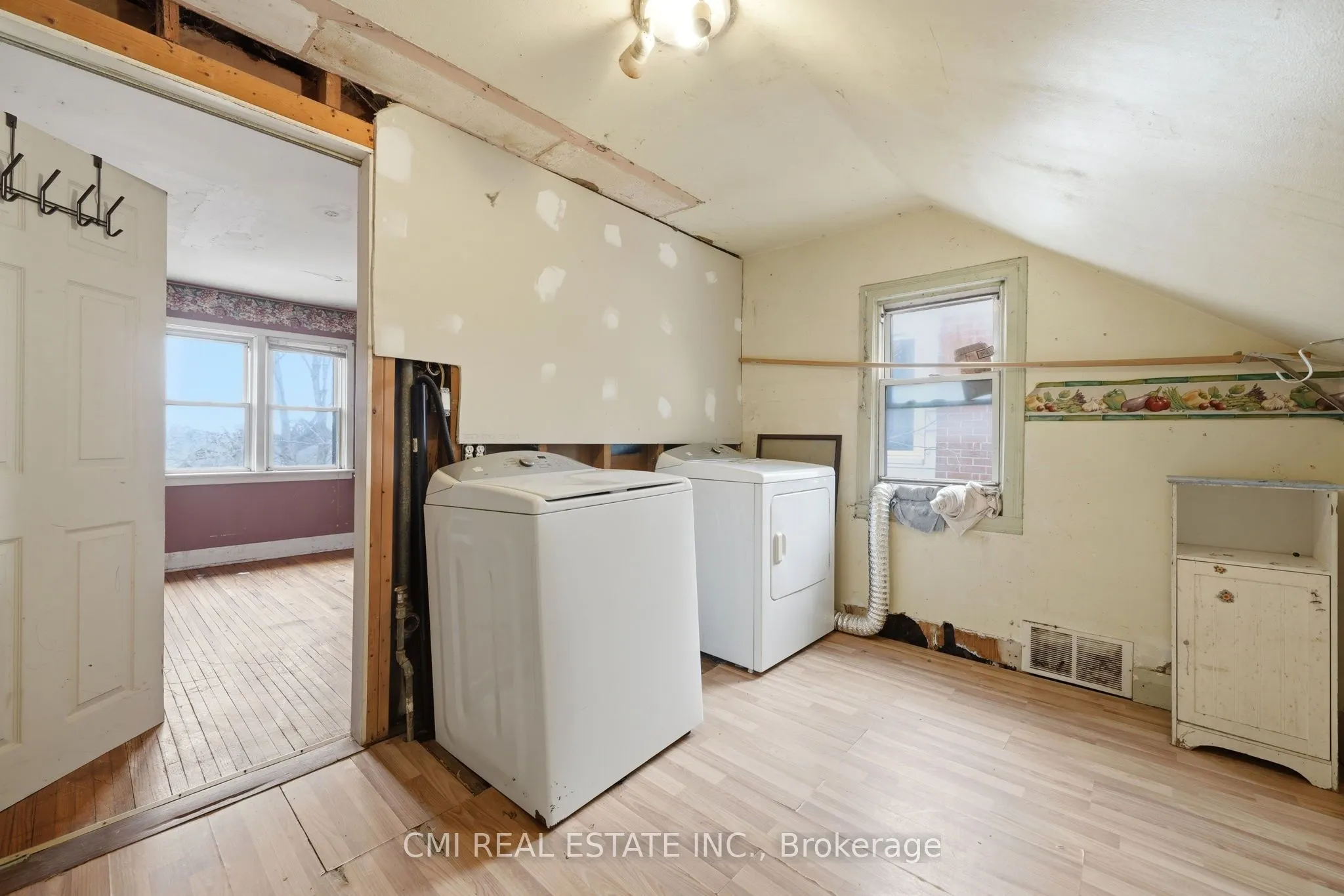 345 LINWOOD Avenue